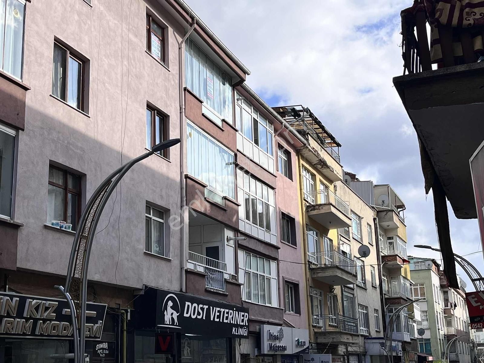 Cumhuriyet Mahallesinde Kaçırılmayacak 3+1 Fırsat Daire