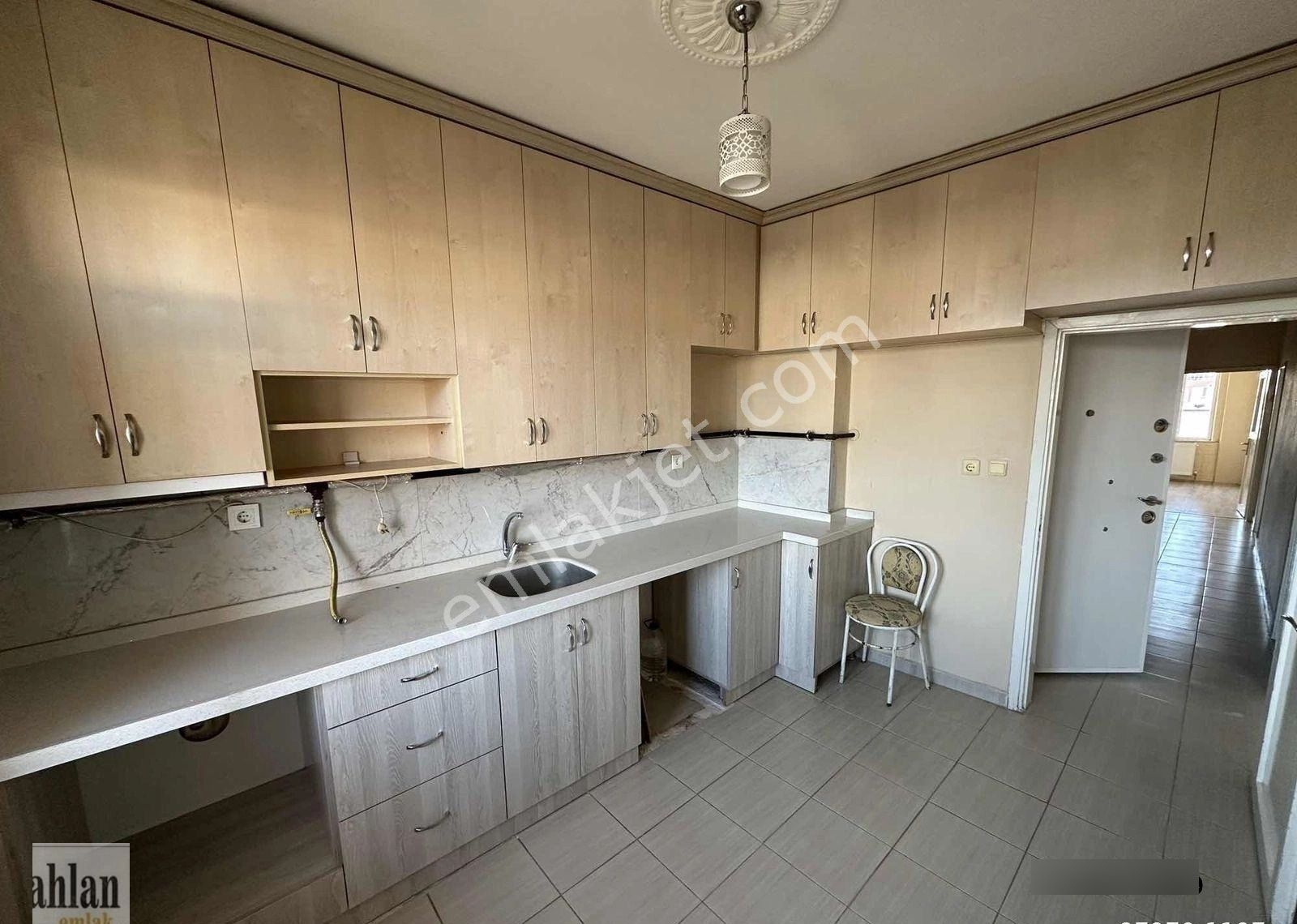 Şahlan Emlaktan Kiralık Cadde Üzeri Daire - Görsel 8