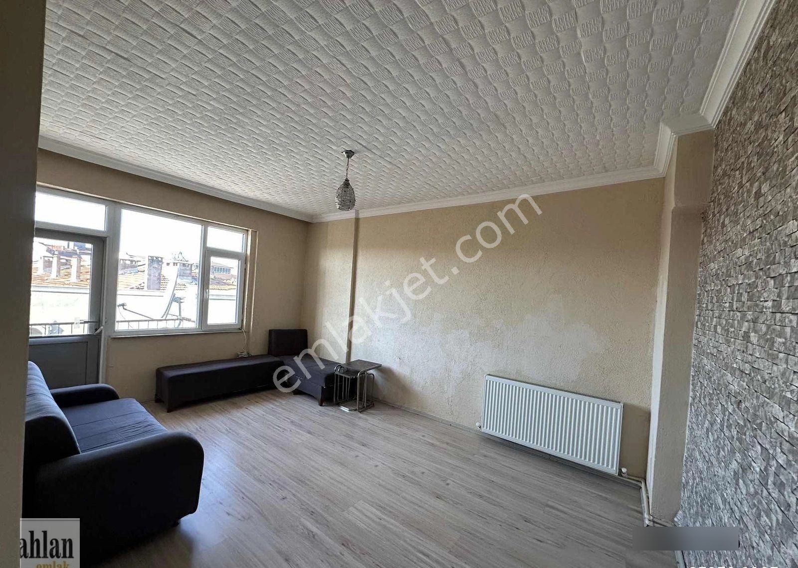 Şahlan Emlaktan Kiralık Cadde Üzeri Daire - Görsel 9