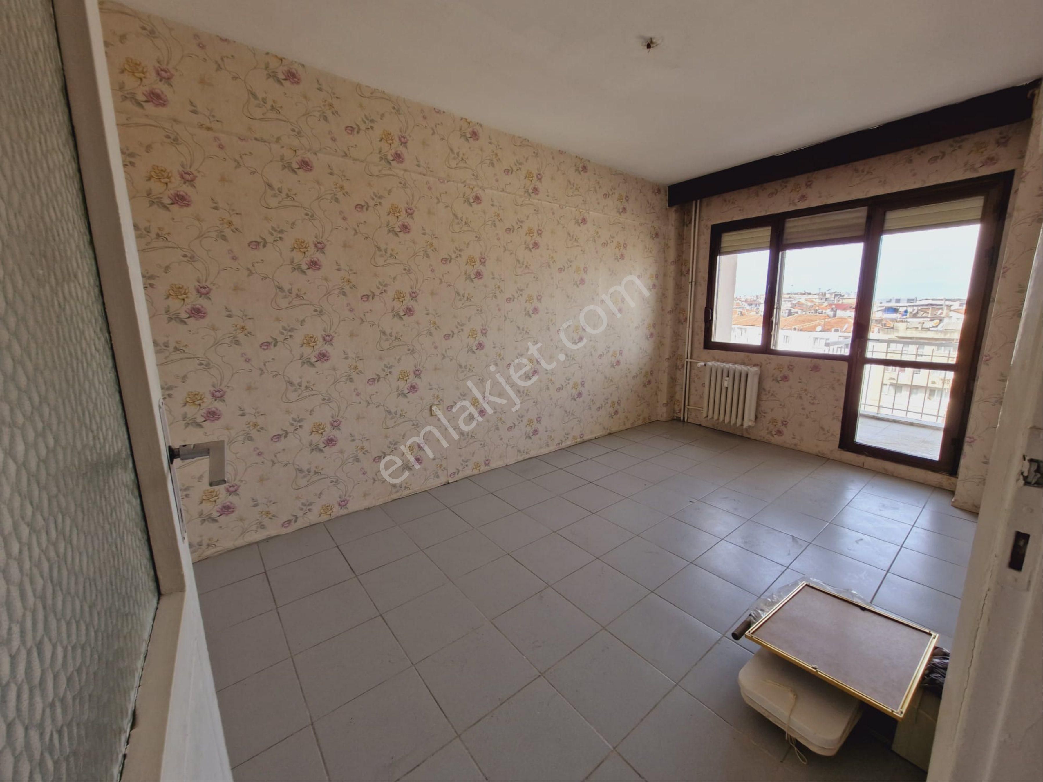 Üçyol Meydanda Cadde Üzeri 3+1 135m2 Arakat Ferah Daire - Görsel 12
