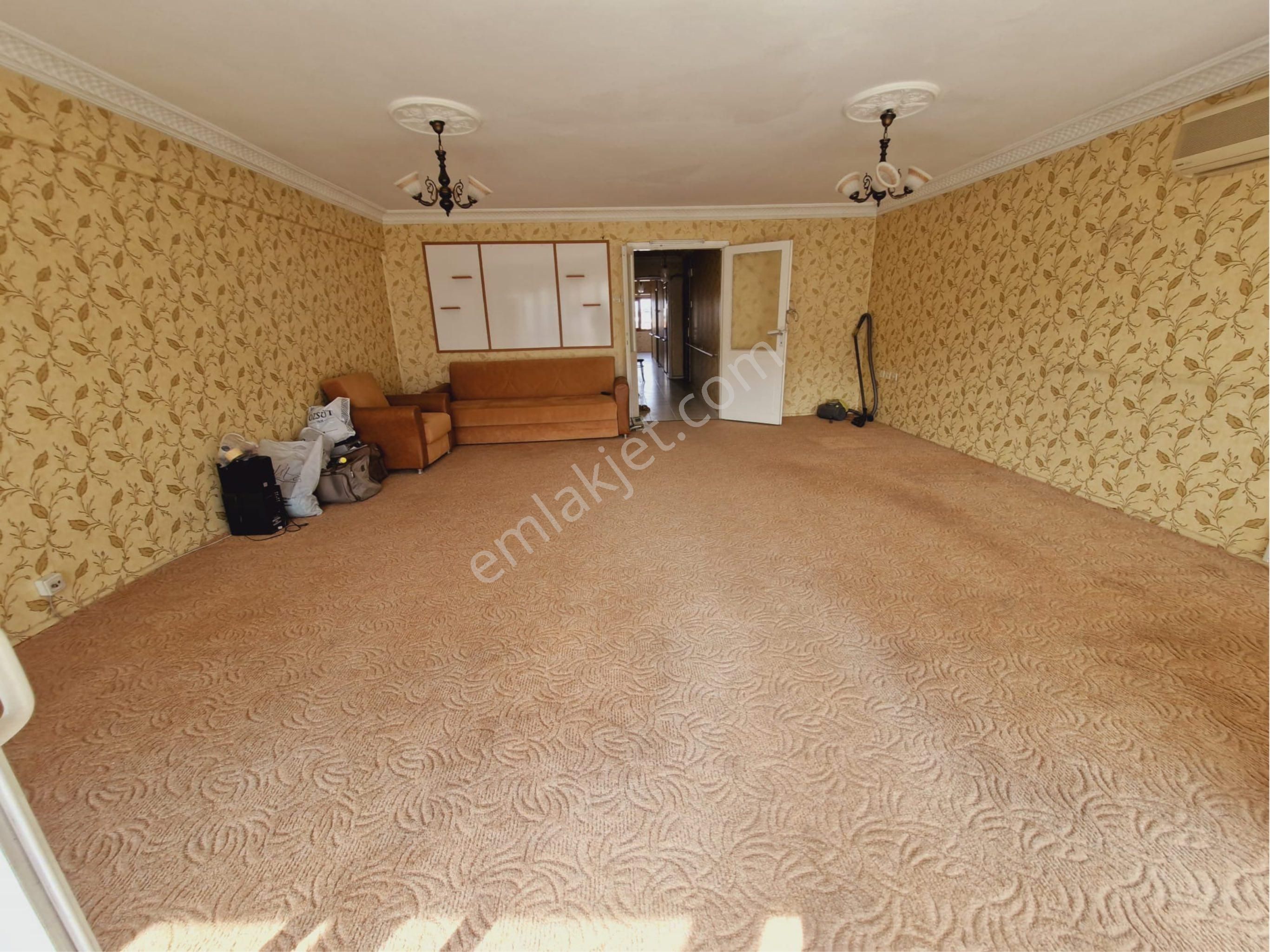 Üçyol Meydanda Cadde Üzeri 3+1 135m2 Arakat Ferah Daire - Görsel 4