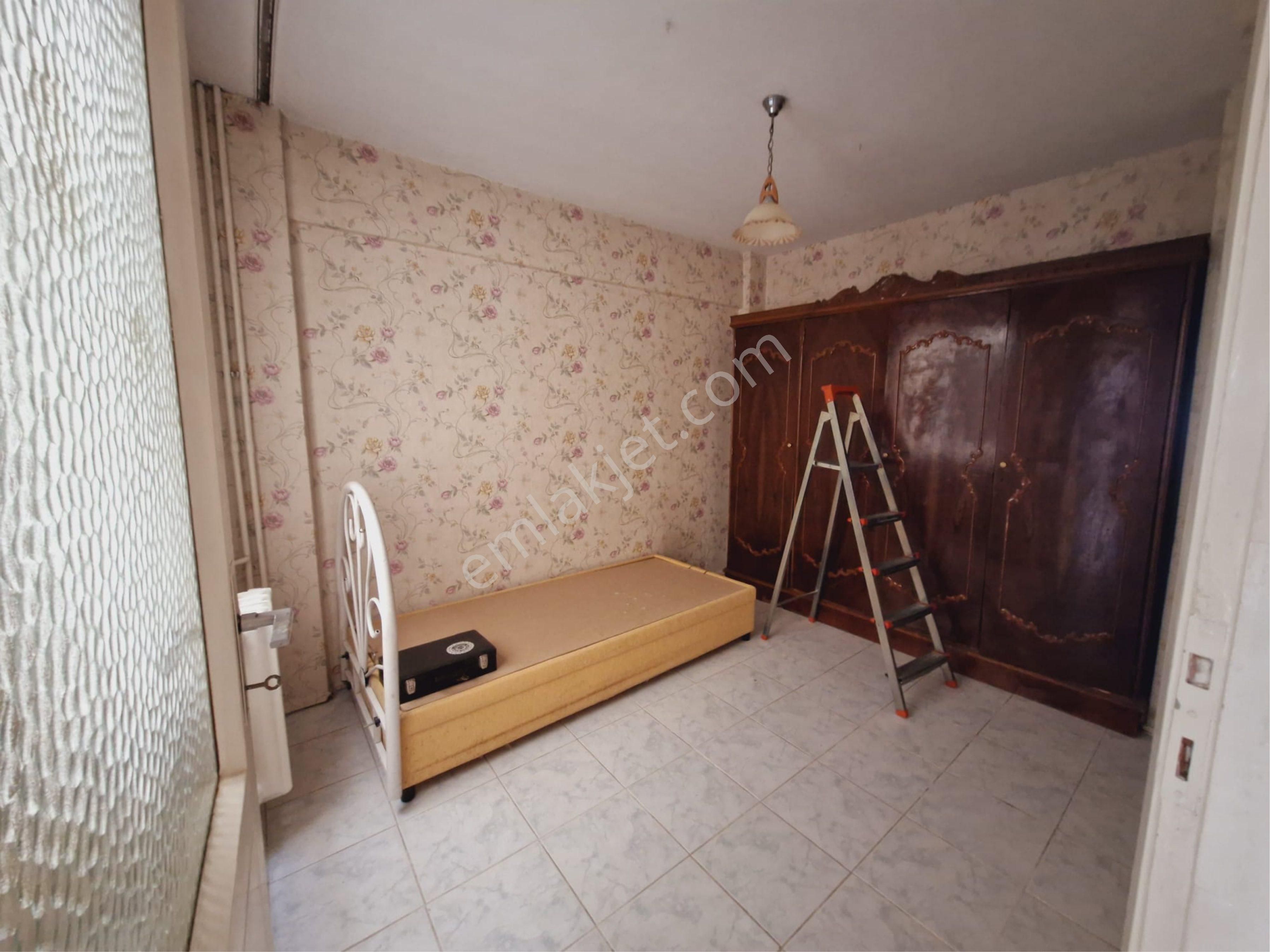 Üçyol Meydanda Cadde Üzeri 3+1 135m2 Arakat Ferah Daire - Görsel 14