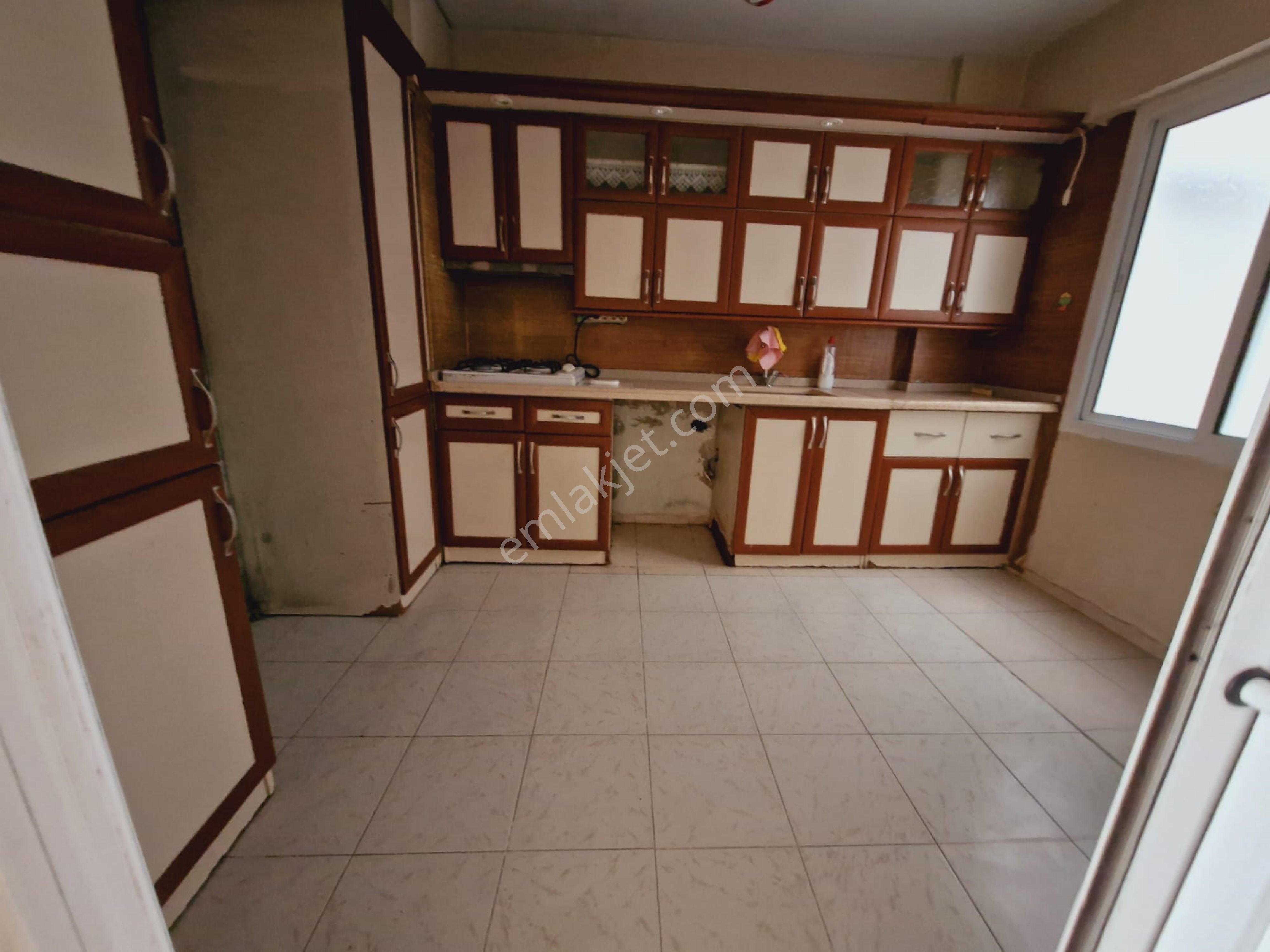 Üçyol Meydanda Cadde Üzeri 3+1 135m2 Arakat Ferah Daire - Görsel 7