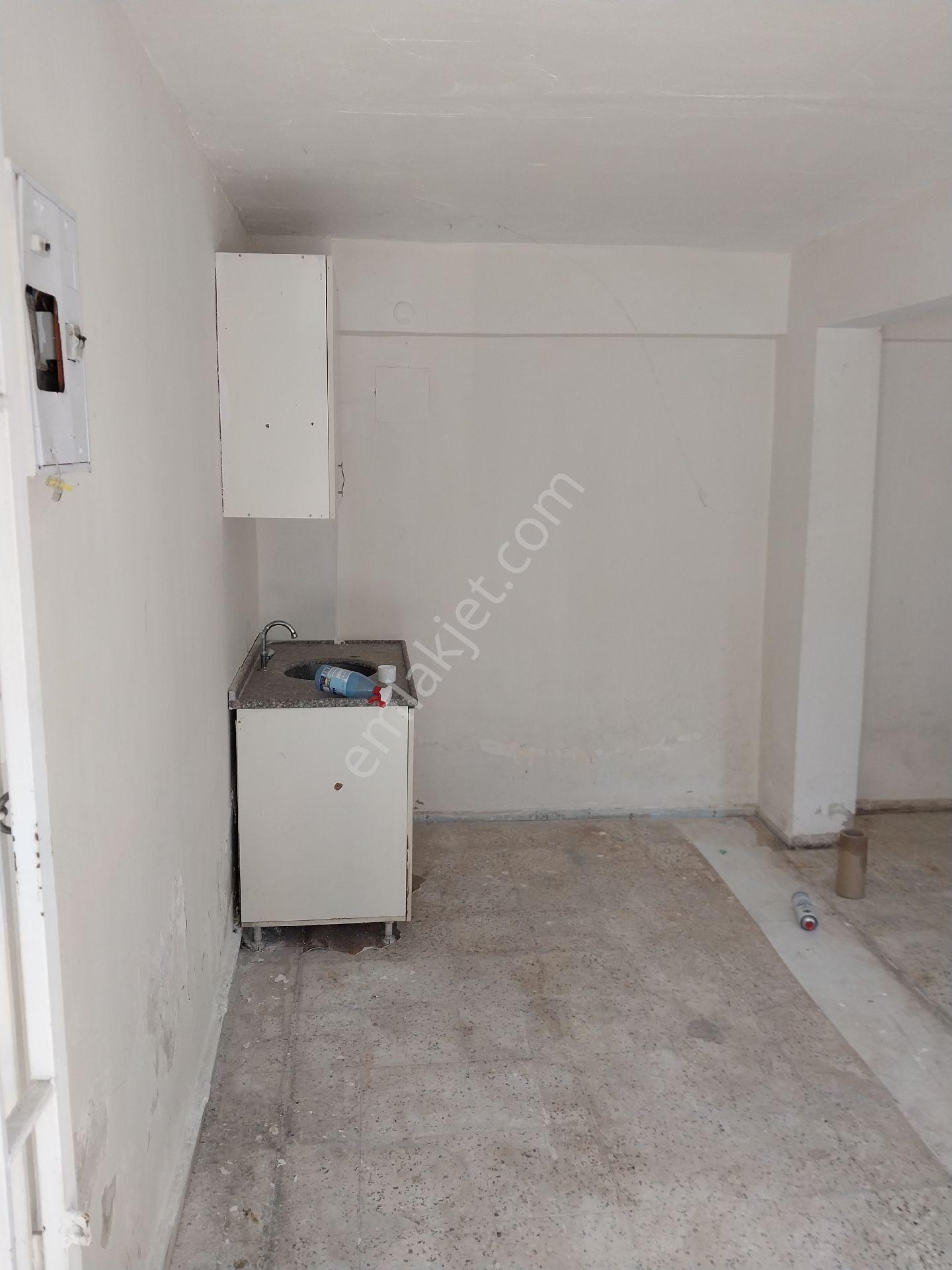 Tekirdağ Süleymanpaşa Gayrimenkulden Kiralık Dükkan 4000tl Kirası Ortacami Mah Selvi Sok 20 M2 - Görsel 4