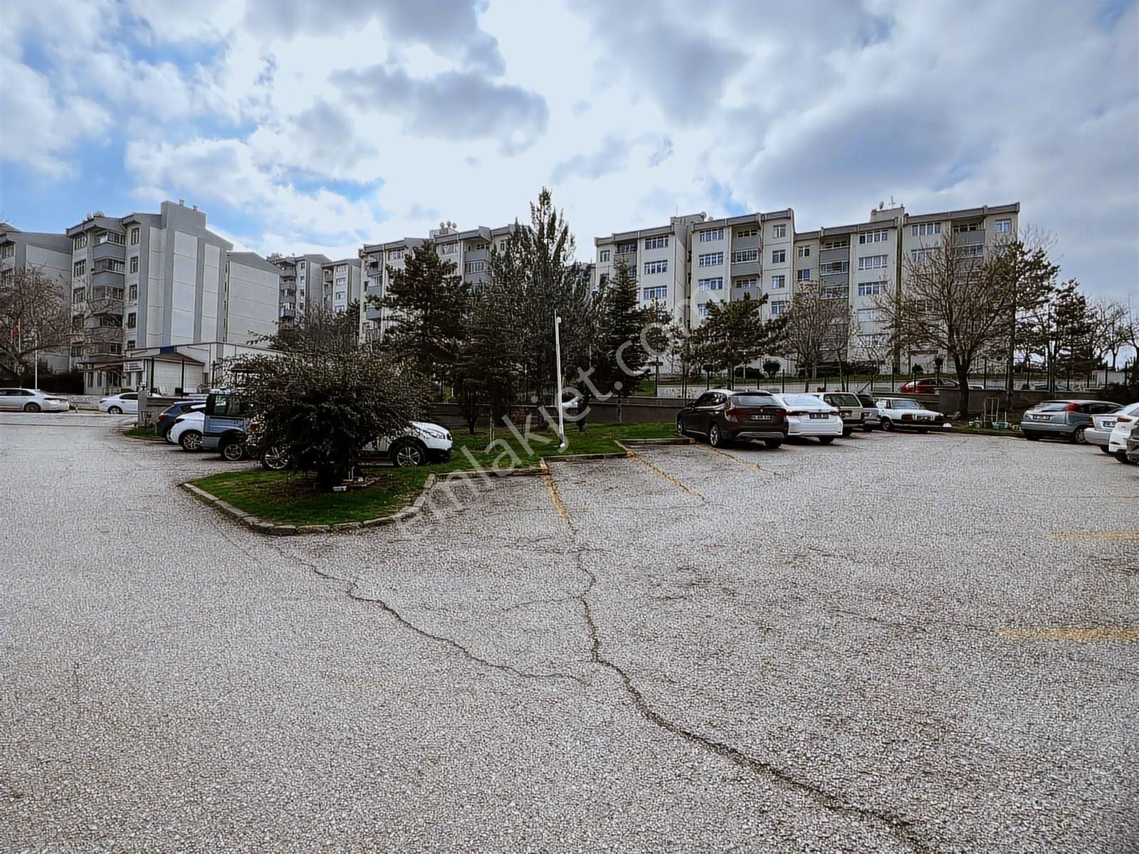 Emekevler Sitesinde 2+1 Full Yapılı Üst Kat Merkezi Sistem - Görsel 15