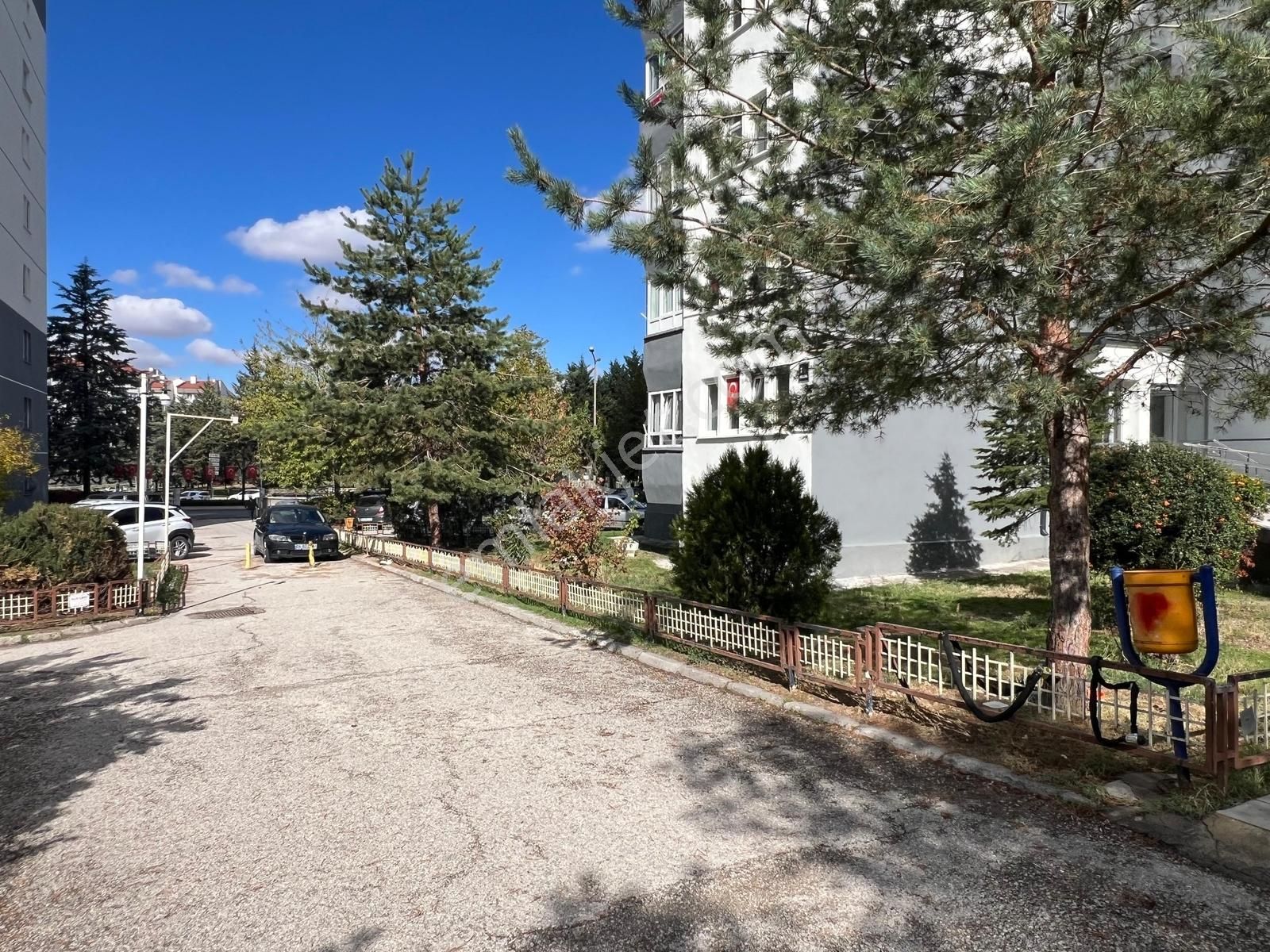 Emekevler Sitesinde 2+1 Full Yapılı Üst Kat Merkezi Sistem - Görsel 8