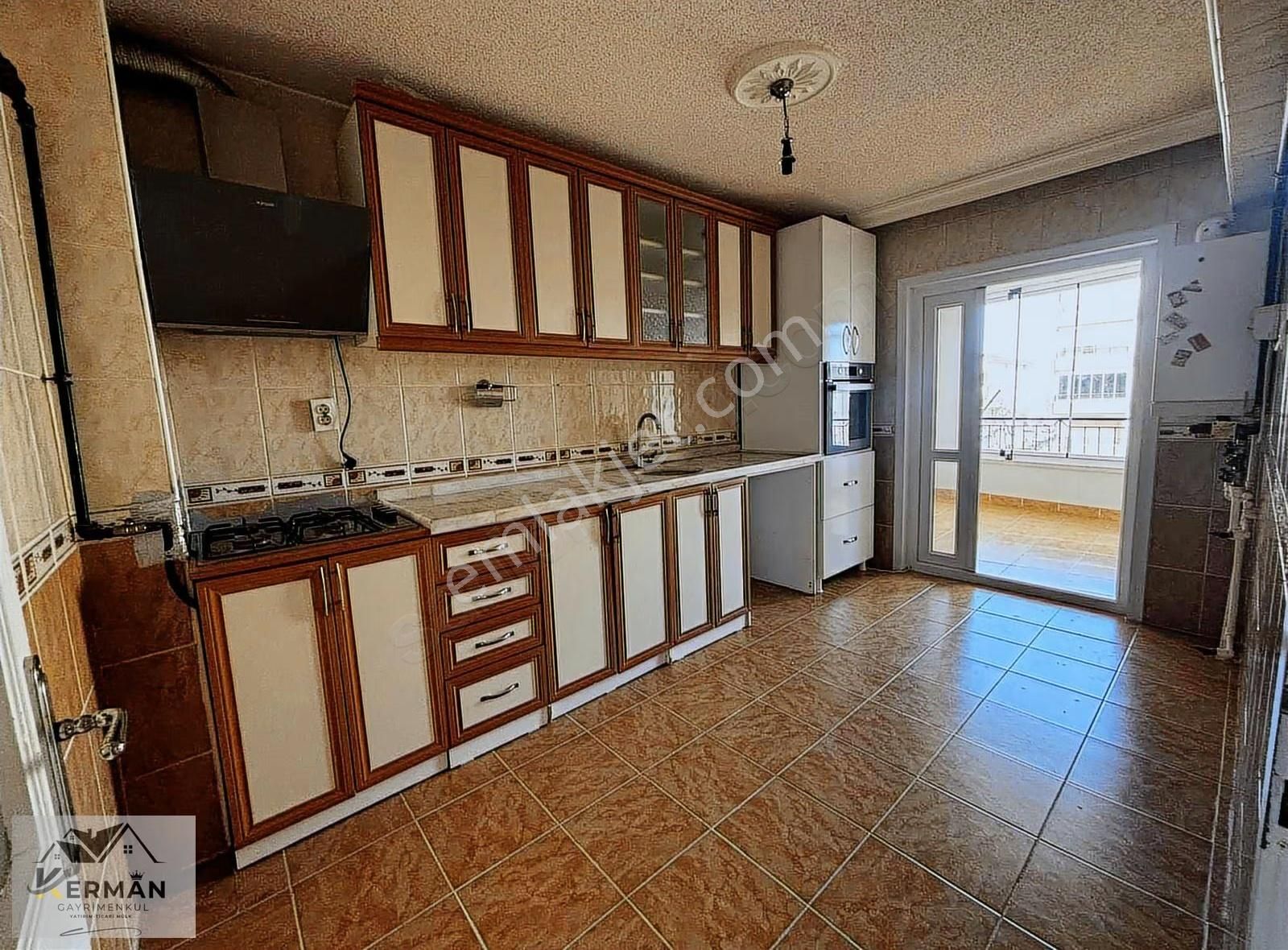 Sincan Buhara Caddesinde Asansörlü Kiralık Ara Kat 3+1 Daire