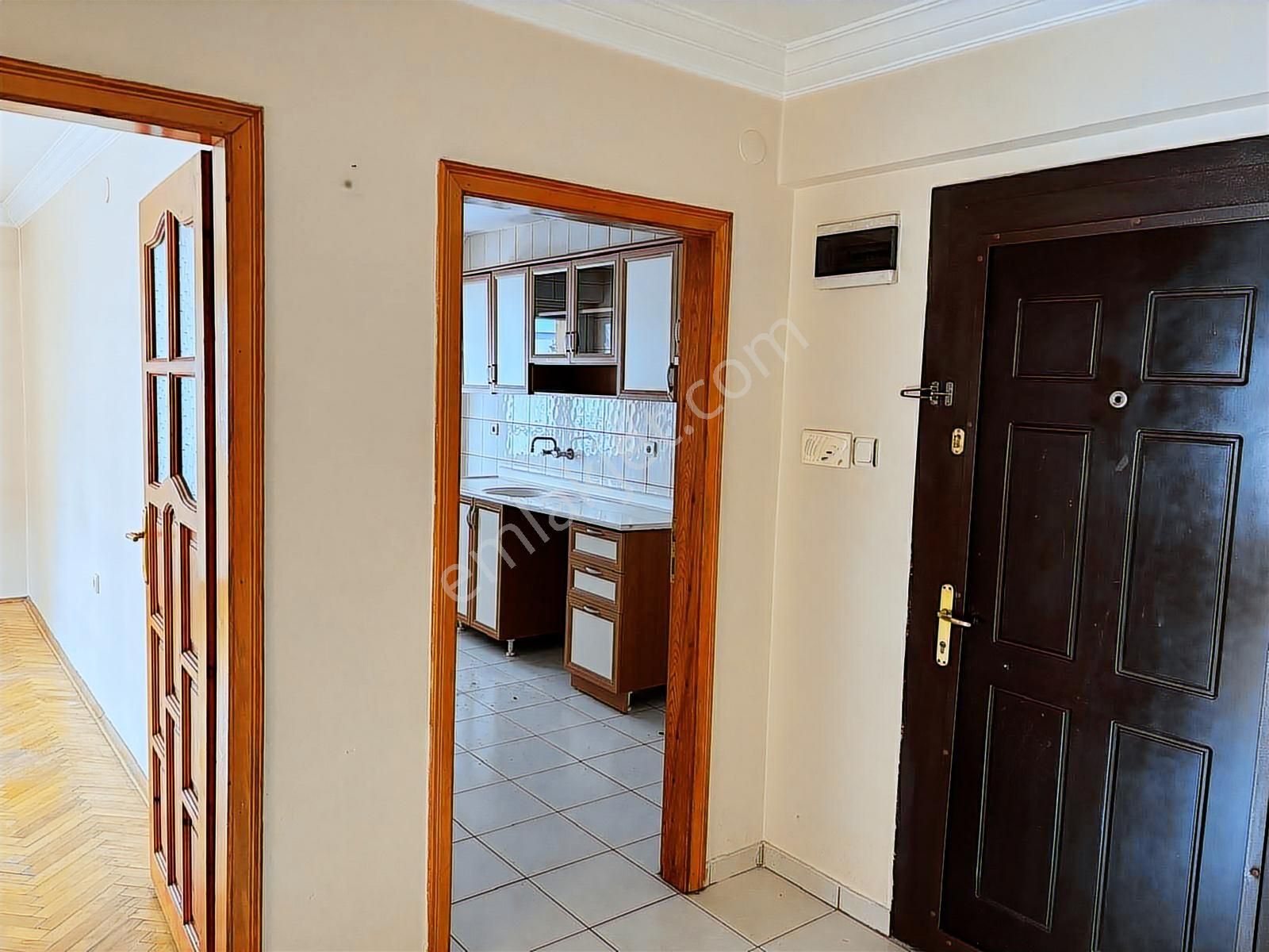 Kaletepe'de Salon Bağımsız 3+1 Kiralık Daire - Görsel 8