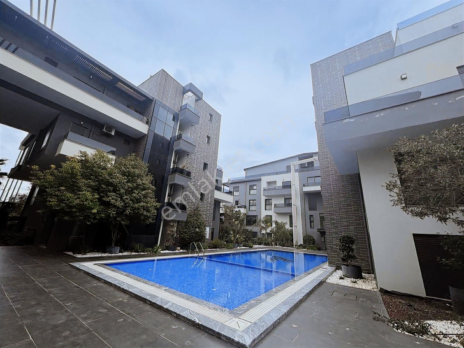 Ambarcı'dan Havuzlu Butik Sitede Kiralık 3+1 Teras Dubleksi - Görsel 8