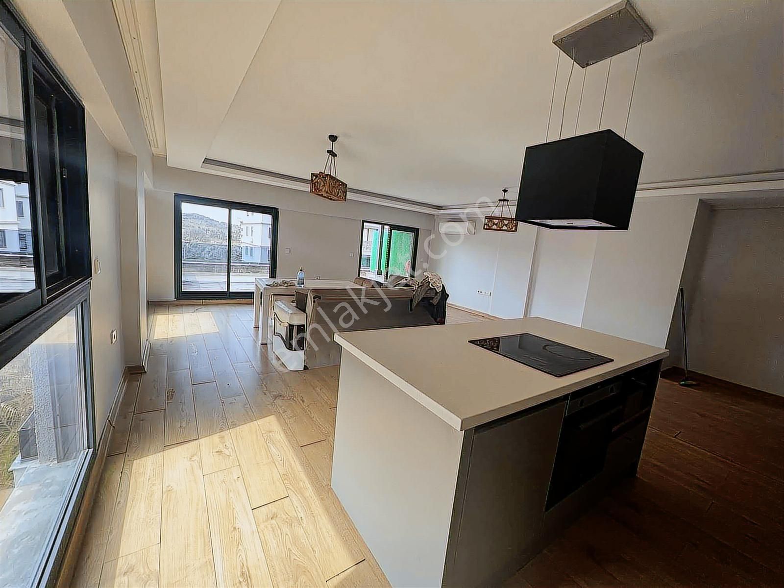 Ambarcı'dan Havuzlu Butik Sitede Kiralık 3+1 Teras Dubleksi - Görsel 13