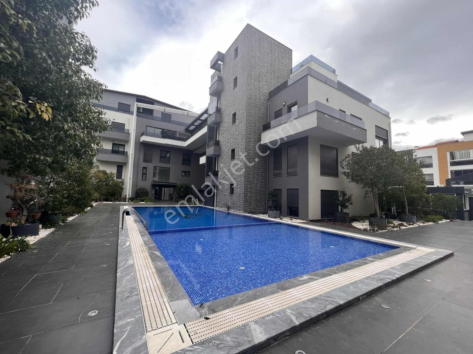 Ambarcı'dan Havuzlu Butik Sitede Kiralık 3+1 Teras Dubleksi