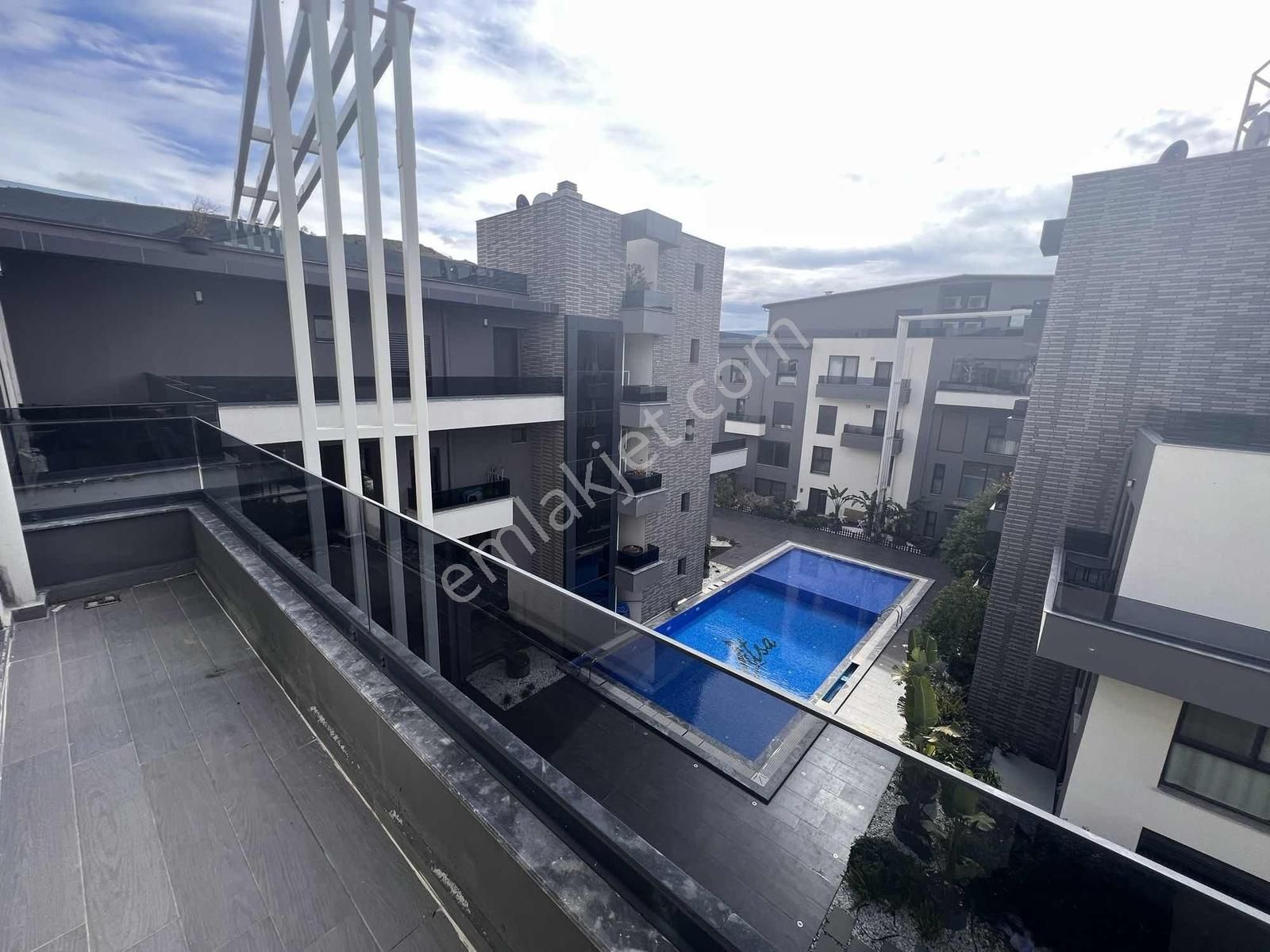 Ambarcı'dan Havuzlu Butik Sitede Kiralık 3+1 Teras Dubleksi - Görsel 19