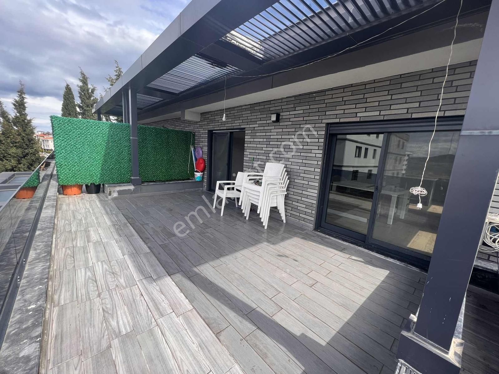 Ambarcı'dan Havuzlu Butik Sitede Kiralık 3+1 Teras Dubleksi - Görsel 11