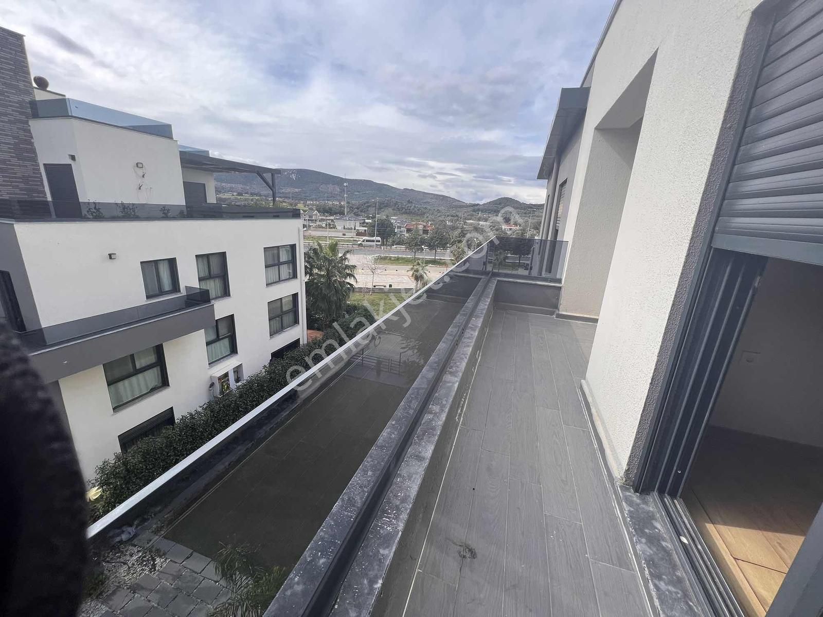 Ambarcı'dan Havuzlu Butik Sitede Kiralık 3+1 Teras Dubleksi - Görsel 4