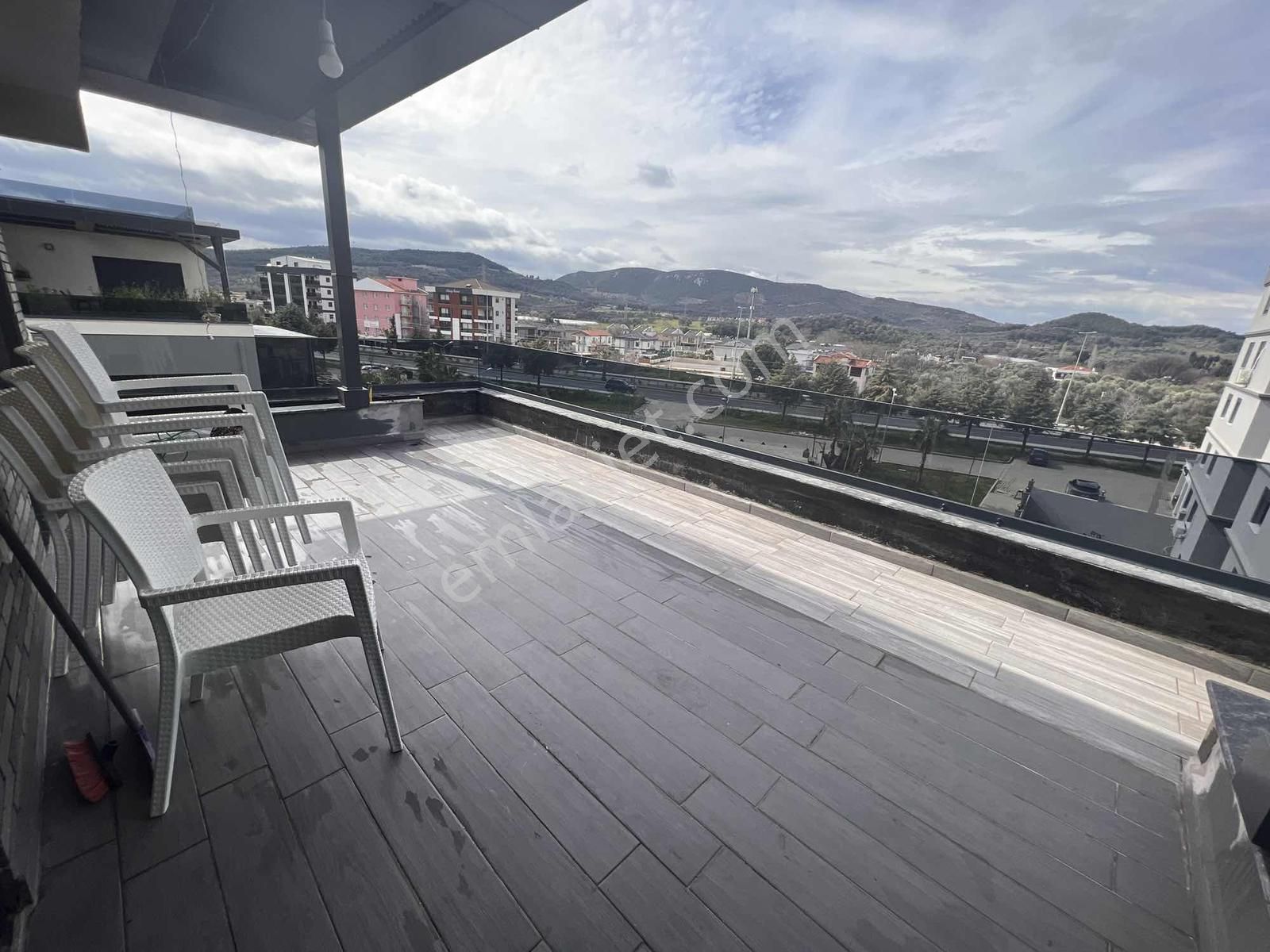 Ambarcı'dan Havuzlu Butik Sitede Kiralık 3+1 Teras Dubleksi - Görsel 3