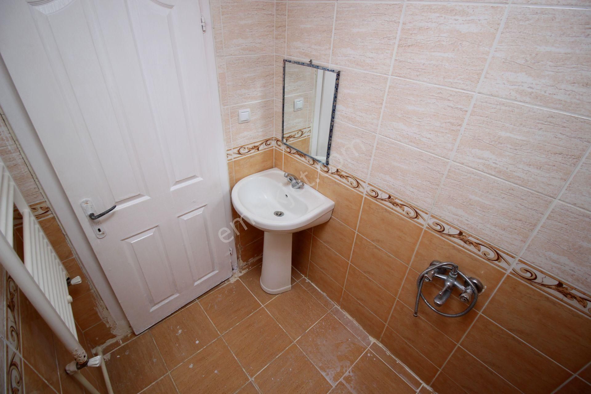 Emre Emlak'tan Mareşal Çakmak'ta Oturuma Hazır 3+1 Satılık Daire - Görsel 18