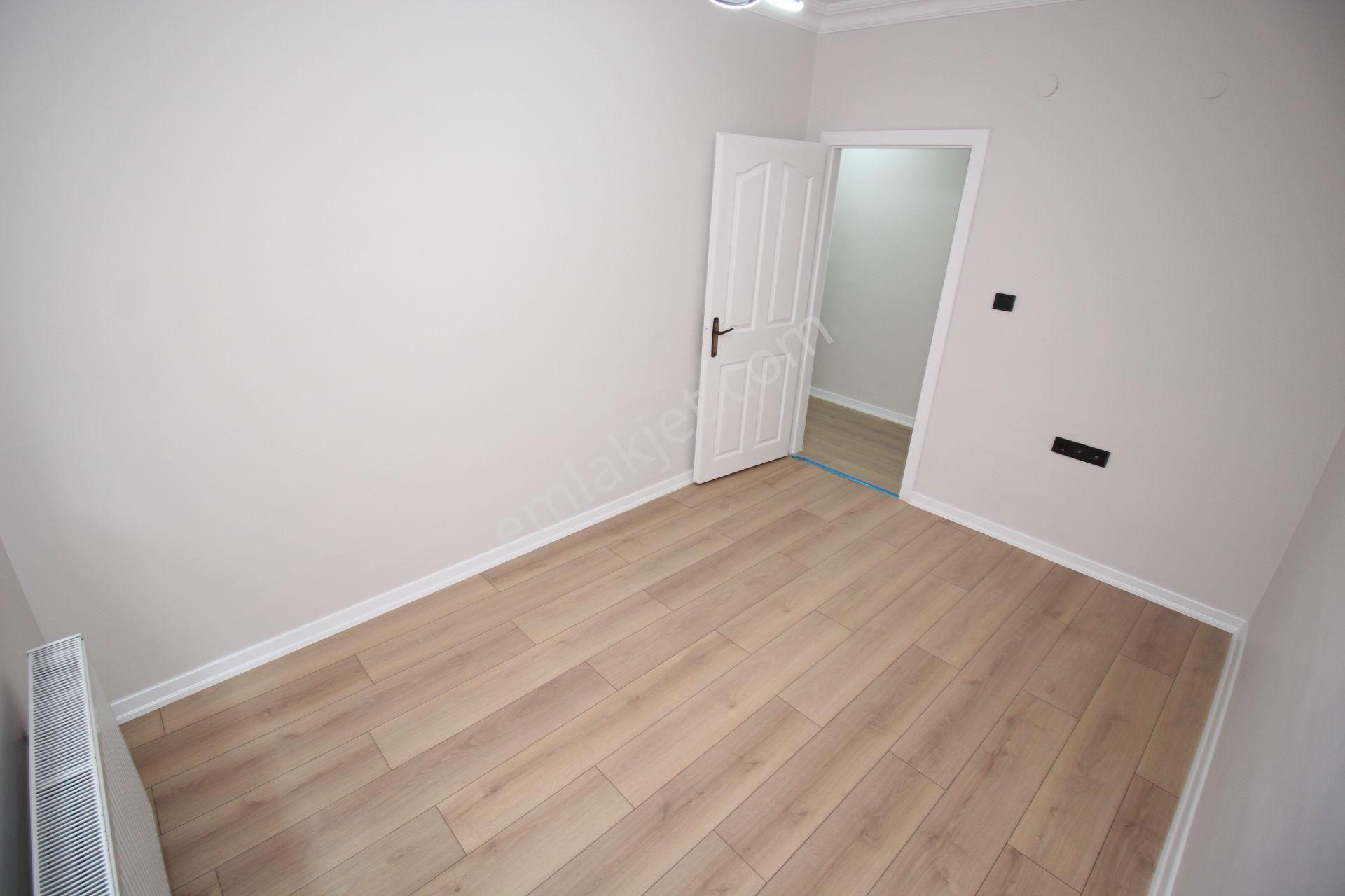 Emre Emlak'tan Mareşal Çakmak'ta Oturuma Hazır 3+1 Satılık Daire - Görsel 11