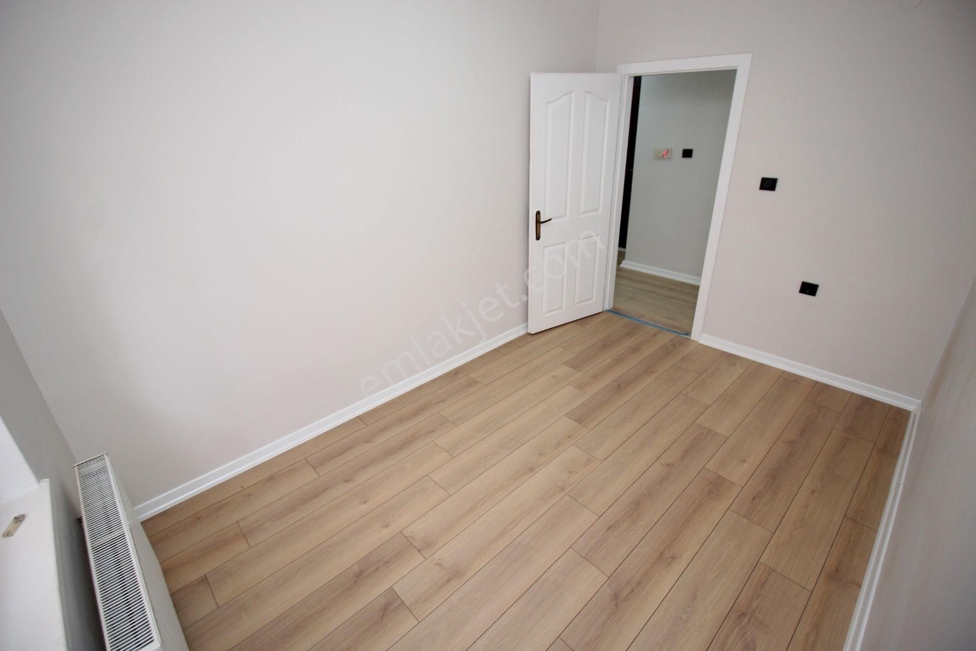 Emre Emlak'tan Mareşal Çakmak'ta Oturuma Hazır 3+1 Satılık Daire - Görsel 14