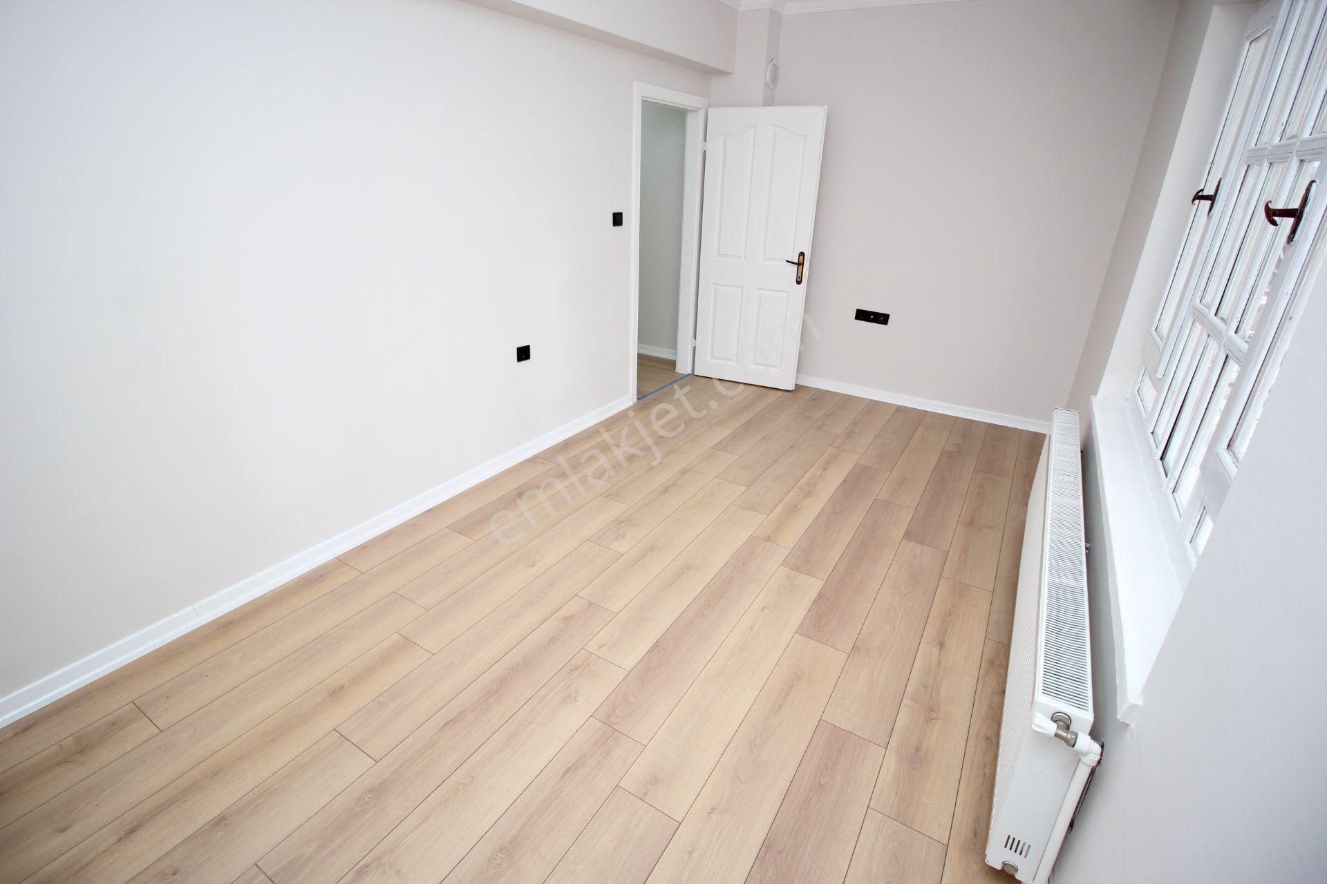 Emre Emlak'tan Mareşal Çakmak'ta Oturuma Hazır 3+1 Satılık Daire - Görsel 8