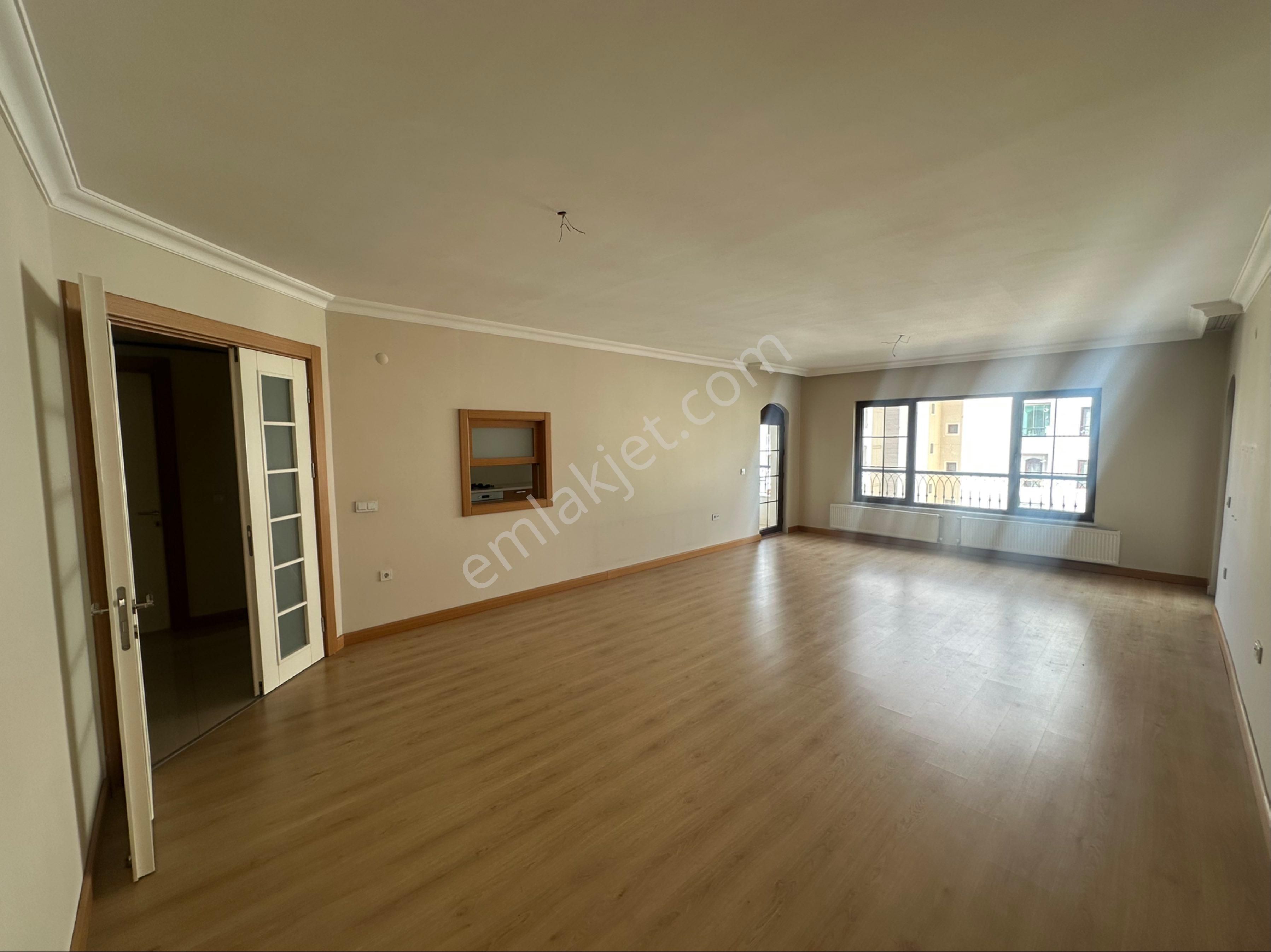 686 Etap'ta En Hesaplı Kiralık Fırsat Daıre!! - Görsel 3