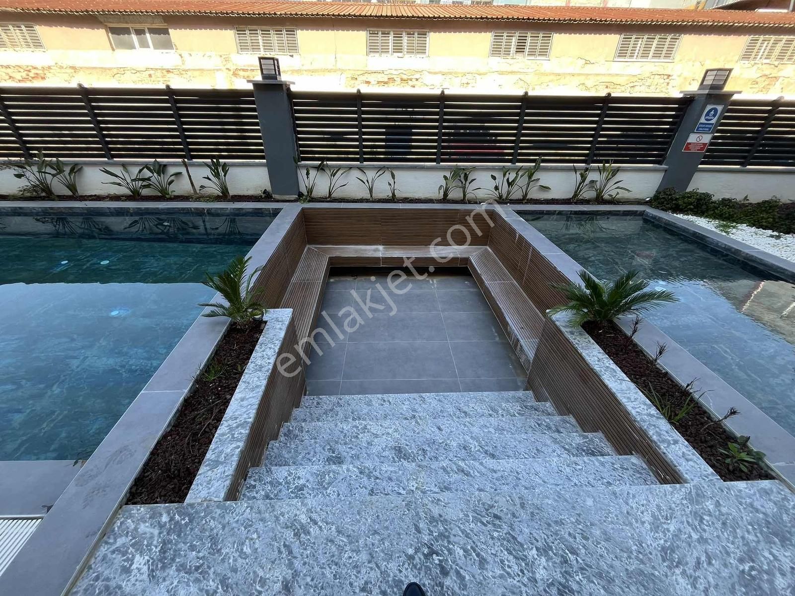 Havuz Manzaralı Lüx Daire - Görsel 10