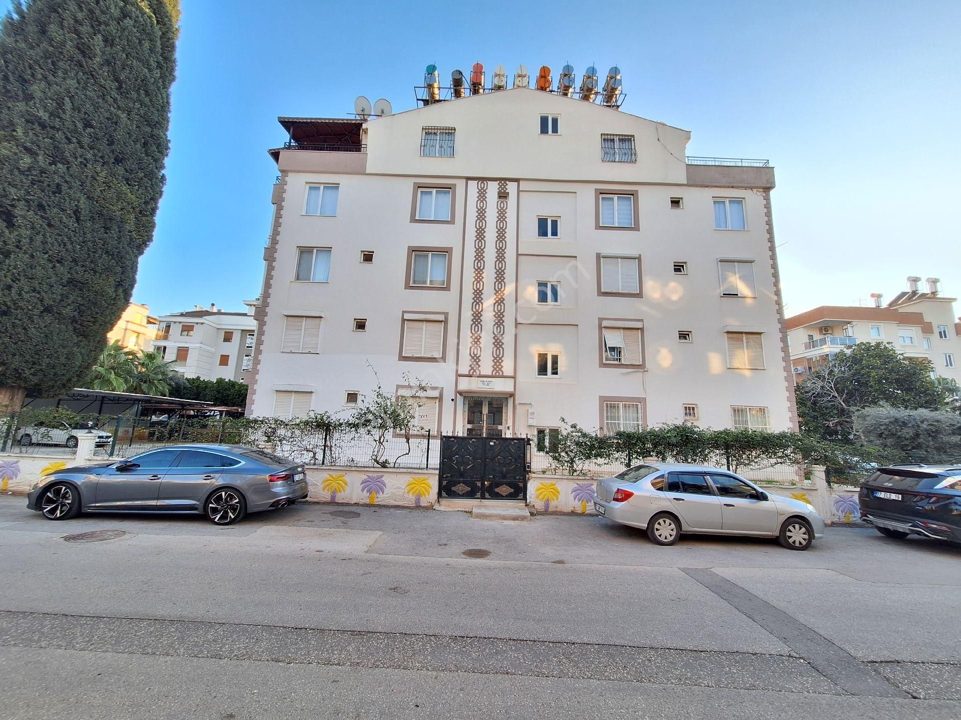 Antalya Konyaaltı Mollayusuf Mahallesinde Doğalgaz Kombili Ayrı Mutfaklı Geniş 1+1 Daire - Görsel 35