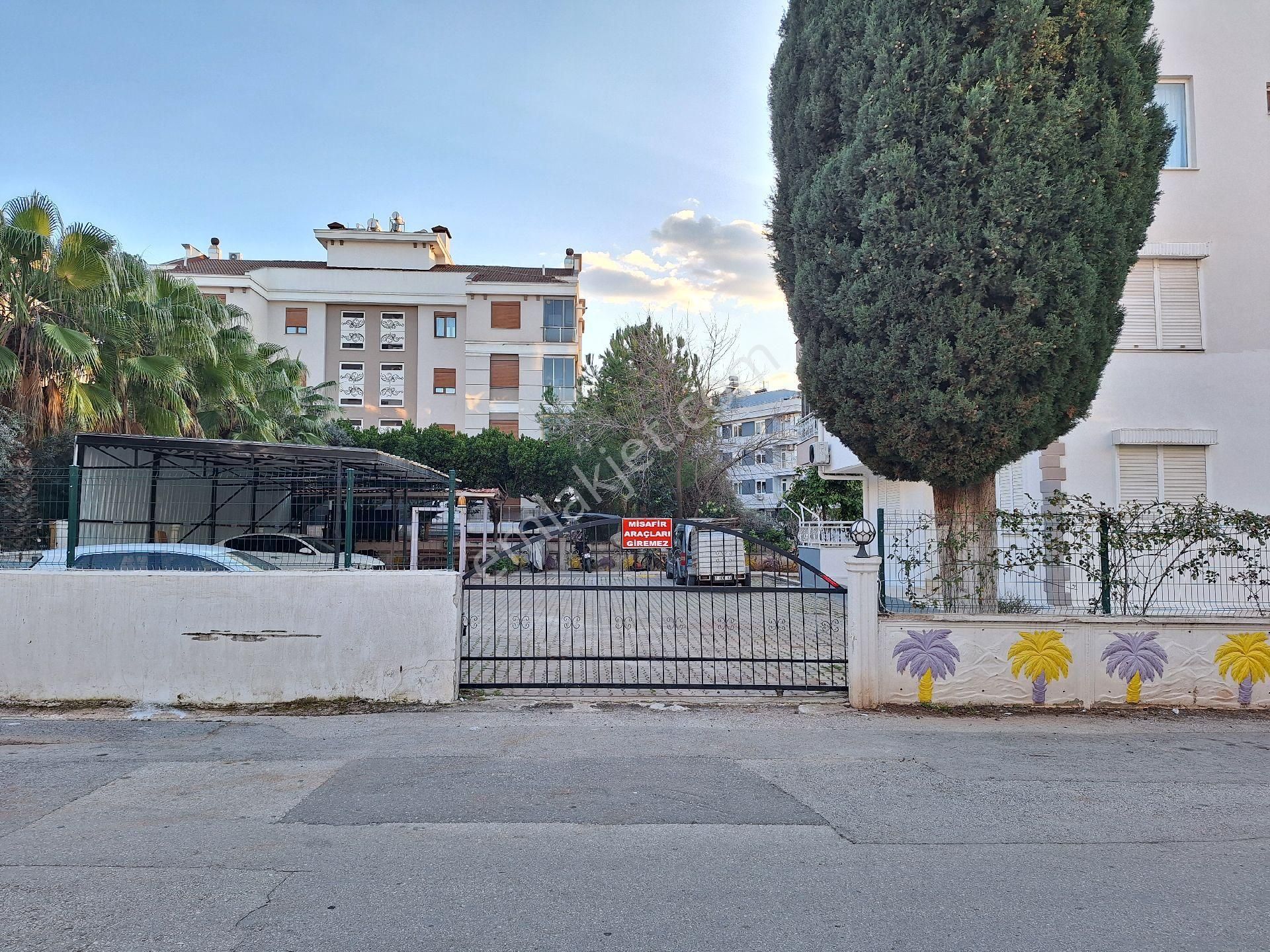 Antalya Konyaaltı Mollayusuf Mahallesinde Doğalgaz Kombili Ayrı Mutfaklı Geniş 1+1 Daire - Görsel 2