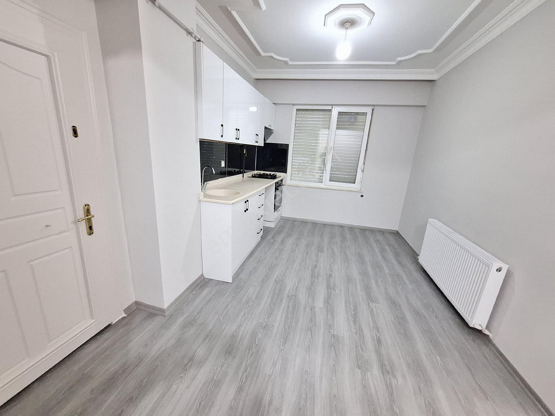 Antalya Konyaaltı Mollayusuf Mahallesinde Doğalgaz Kombili Ayrı Mutfaklı Geniş 1+1 Daire - Görsel 10