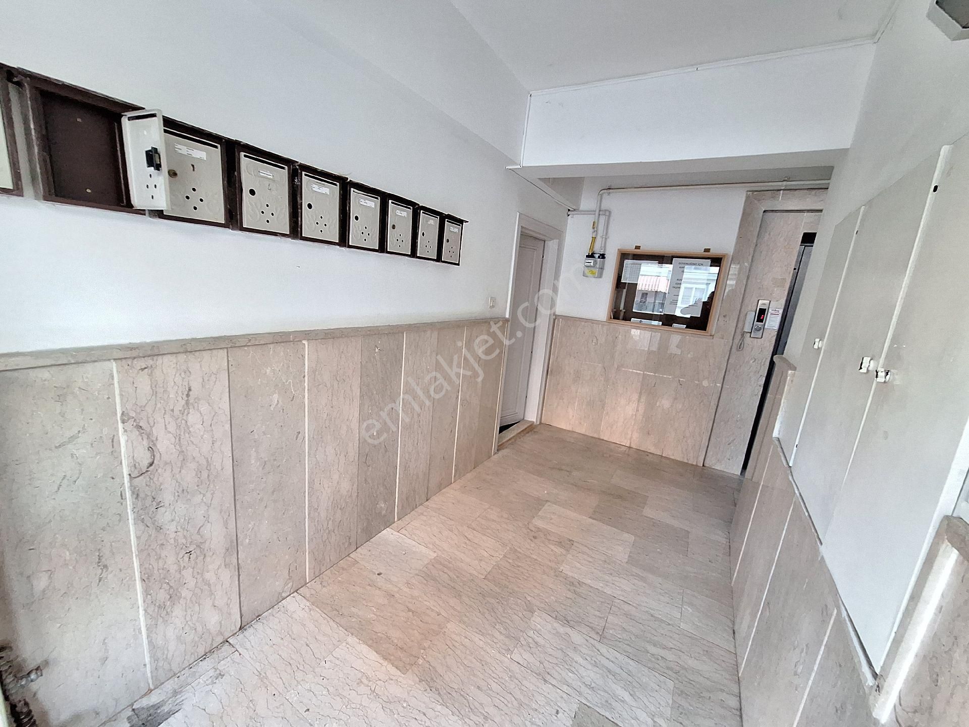 Antalya Konyaaltı Mollayusuf Mahallesinde Doğalgaz Kombili Ayrı Mutfaklı Geniş 1+1 Daire - Görsel 6