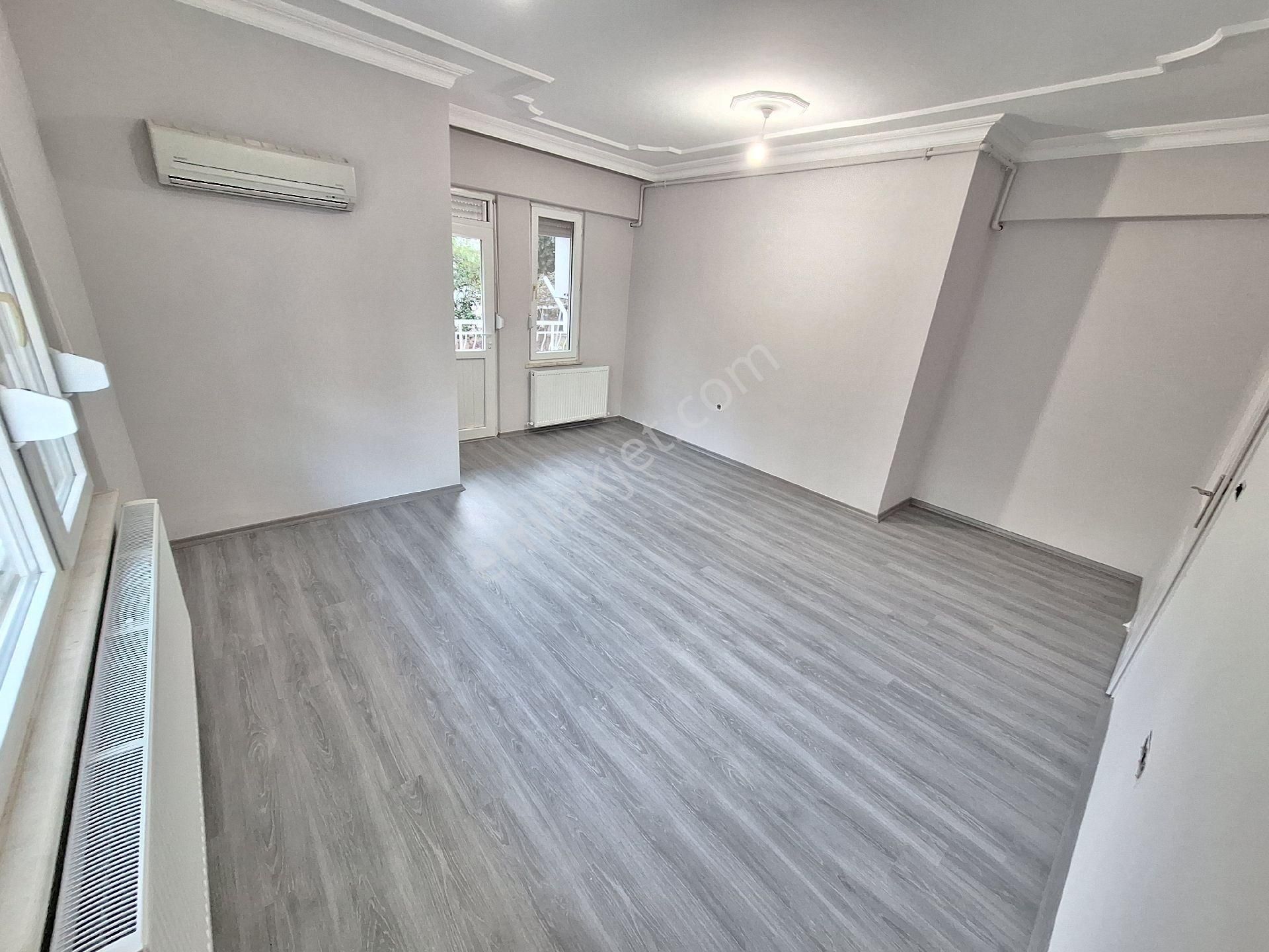 Antalya Konyaaltı Mollayusuf Mahallesinde Doğalgaz Kombili Ayrı Mutfaklı Geniş 1+1 Daire - Görsel 24