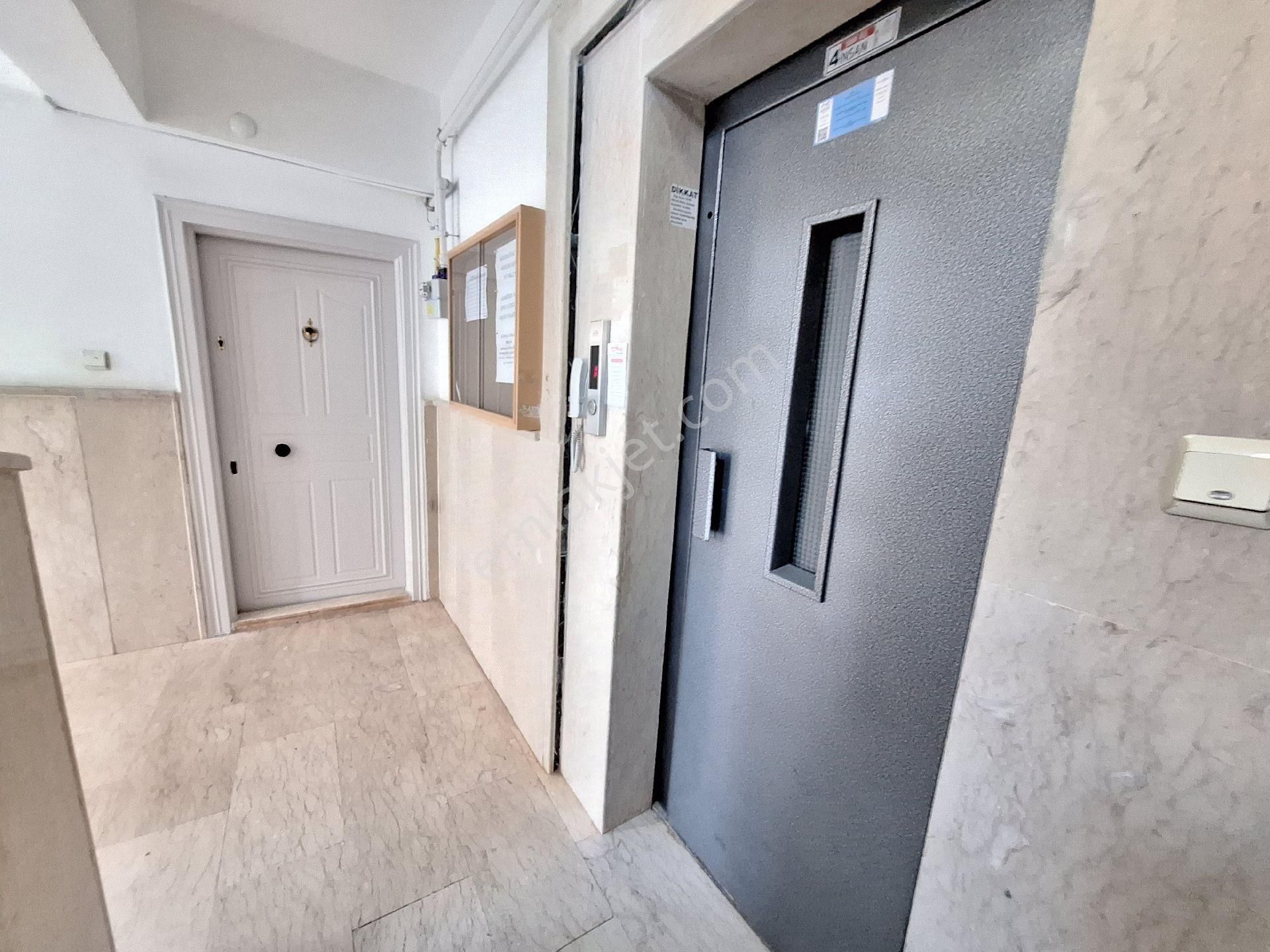 Antalya Konyaaltı Mollayusuf Mahallesinde Doğalgaz Kombili Ayrı Mutfaklı Geniş 1+1 Daire - Görsel 8