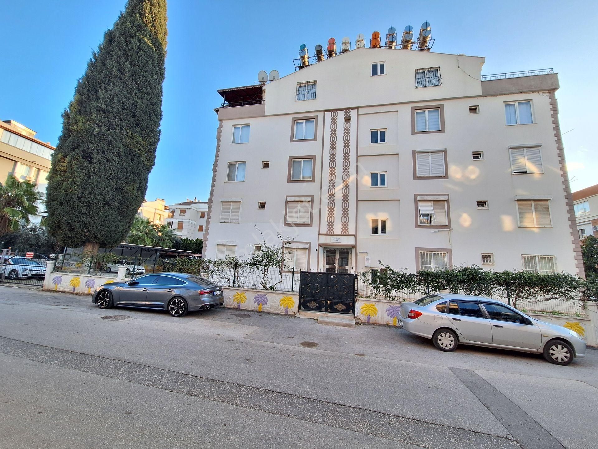 Antalya Konyaaltı Mollayusuf Mahallesinde Doğalgaz Kombili Ayrı Mutfaklı Geniş 1+1 Daire - Görsel 3