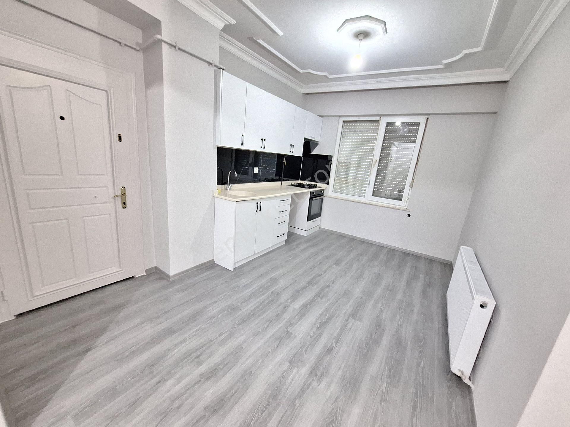 Antalya Konyaaltı Mollayusuf Mahallesinde Doğalgaz Kombili Ayrı Mutfaklı Geniş 1+1 Daire - Görsel 9