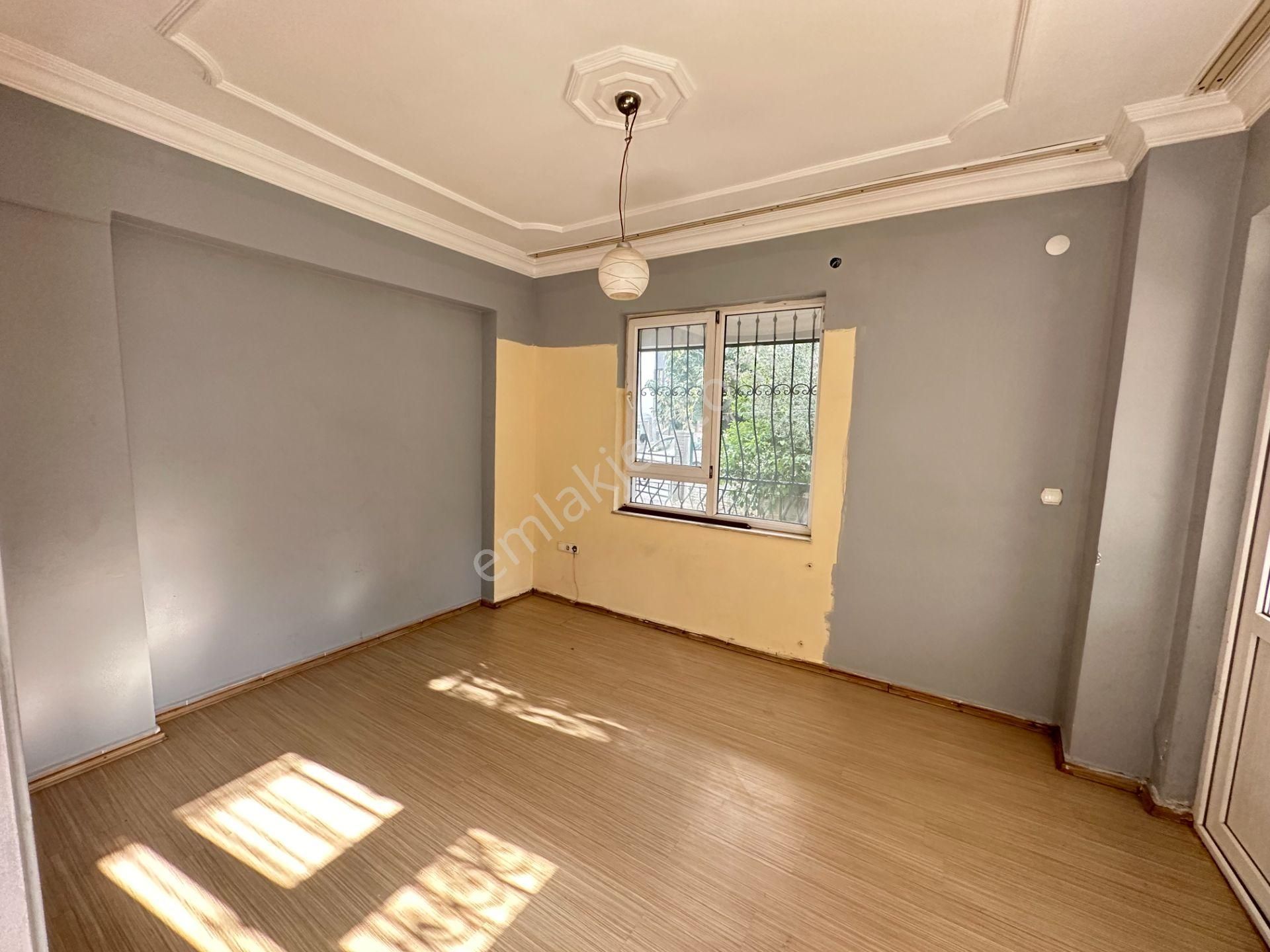 Nadire Konuk Yakını Çok Geniş Ayrı Mutfaklı 1+1