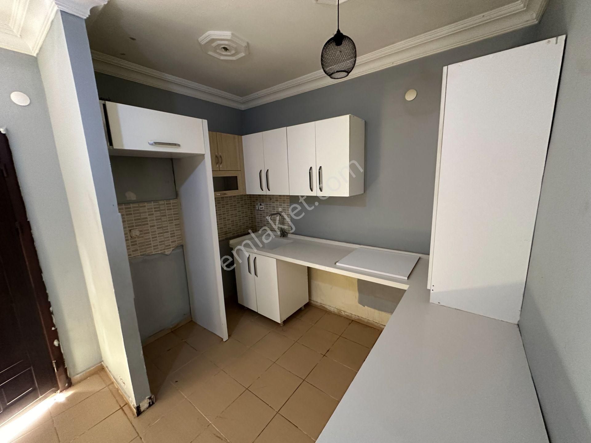 Nadire Konuk Yakını Çok Geniş Ayrı Mutfaklı 1+1 - Görsel 7