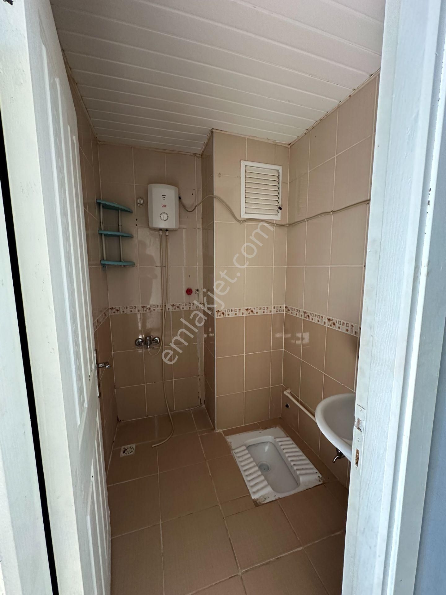 Nadire Konuk Yakını Çok Geniş Ayrı Mutfaklı 1+1 - Görsel 6