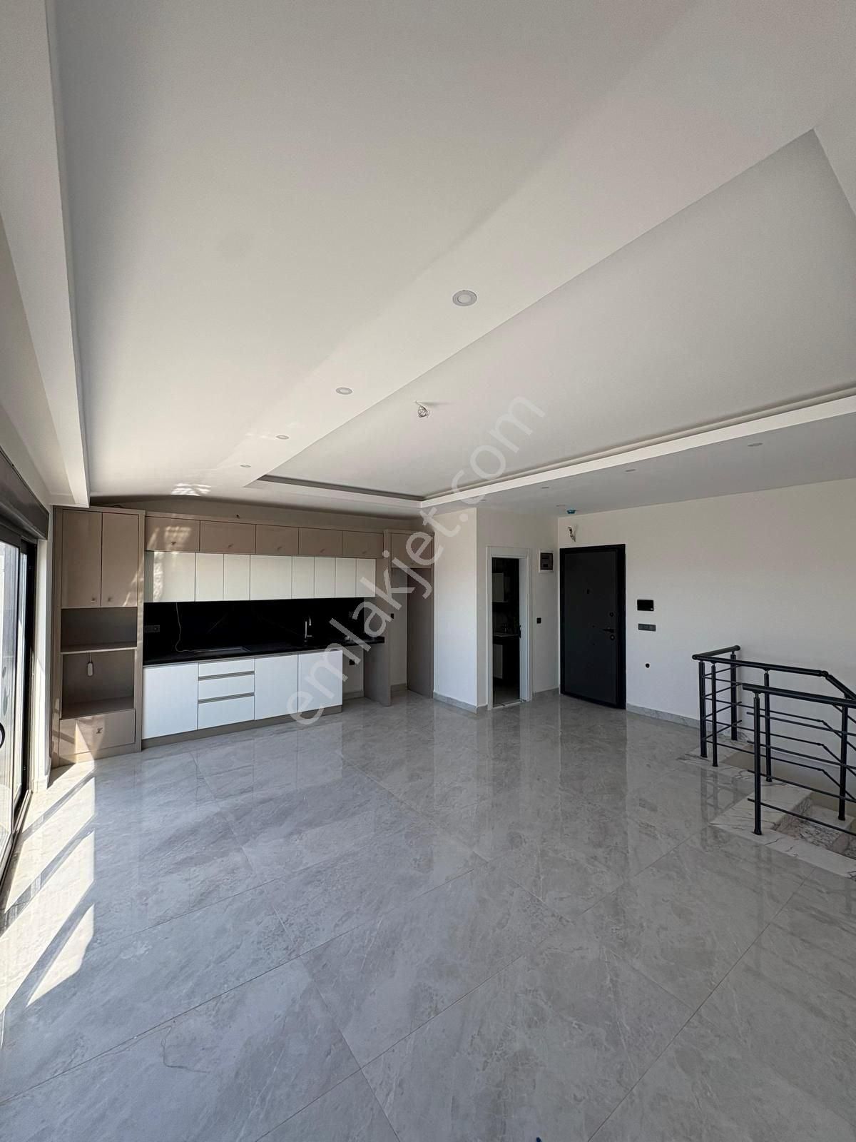 Alanya Mahmutlar’da Panoramik Manzaralı 2+1 Dubleks Satılık Daire - Görsel 12