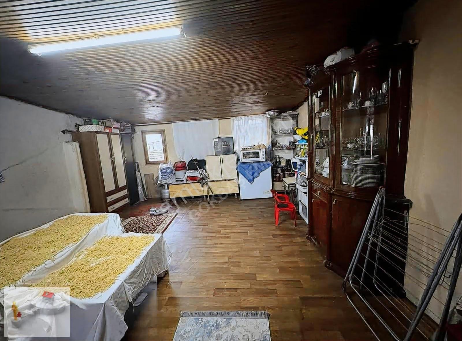 Gökbaş Emlaktan Balatta Satılık 4 Katlı Kargir Ev - Görsel 30
