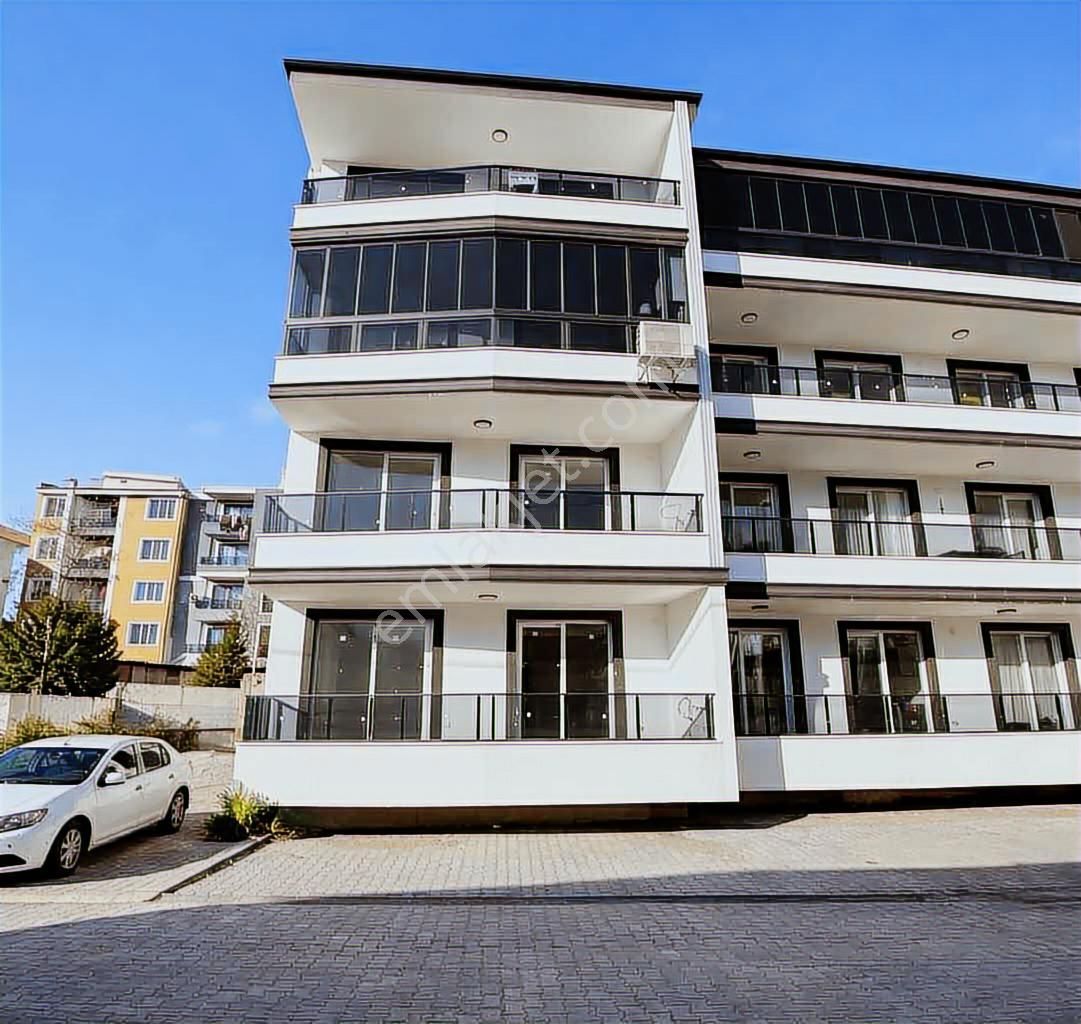 Dağlı !gayrimenkul'den'sıfır'2+1 Daire Cadde'üzeri Ara'kat!!