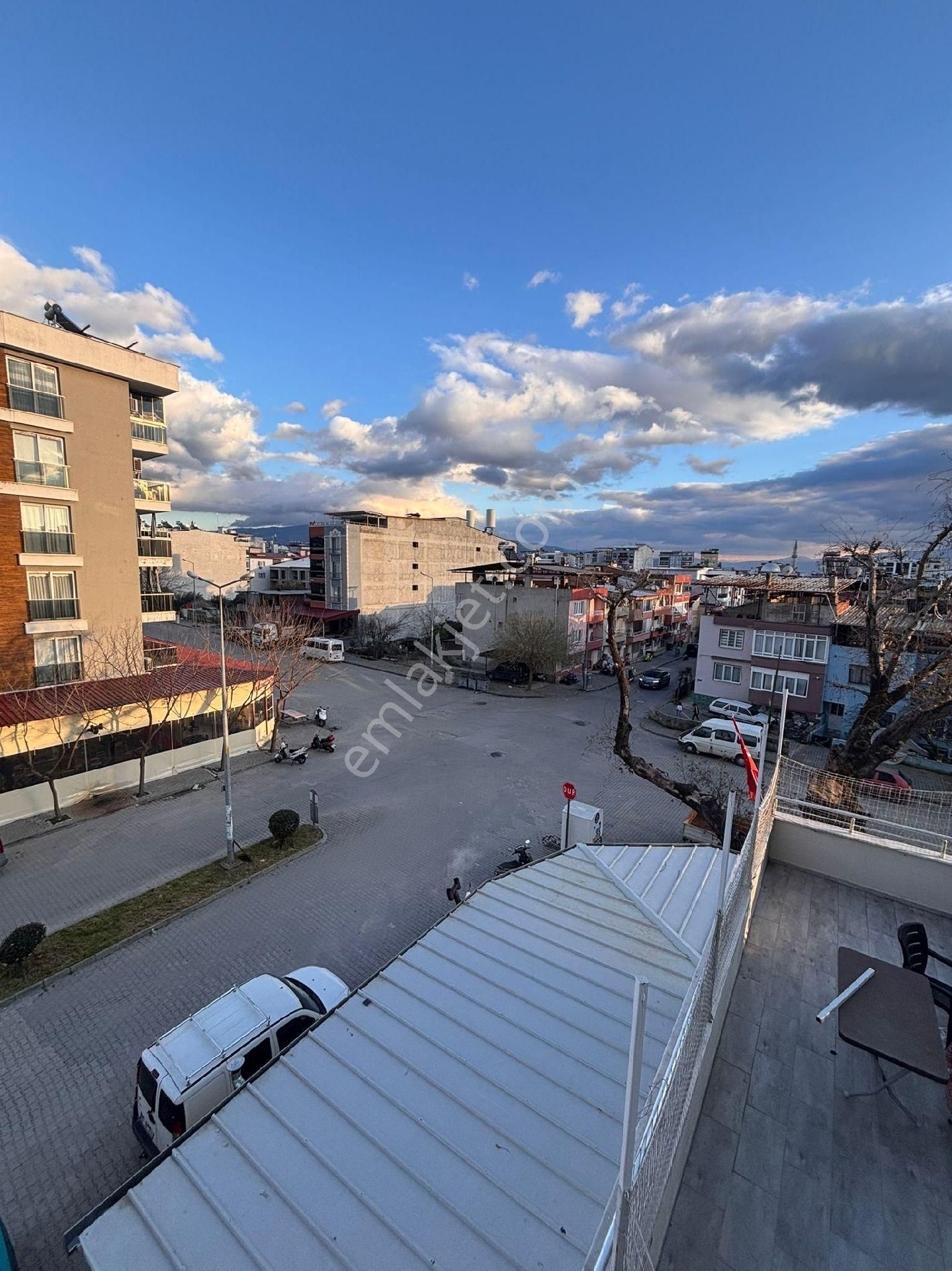 Yeşil Mahallede Hastane Mevkiinde Doğalgazlı Kiralık 3+1 Daire - Görsel 19