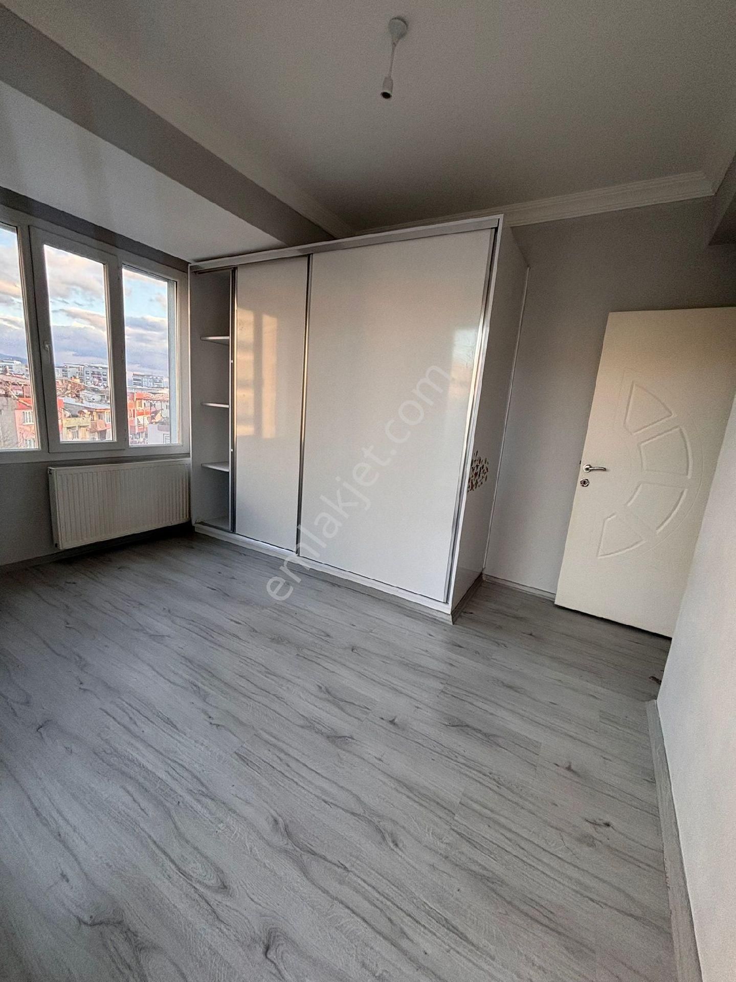 Yeşil Mahallede Hastane Mevkiinde Doğalgazlı Kiralık 3+1 Daire - Görsel 6