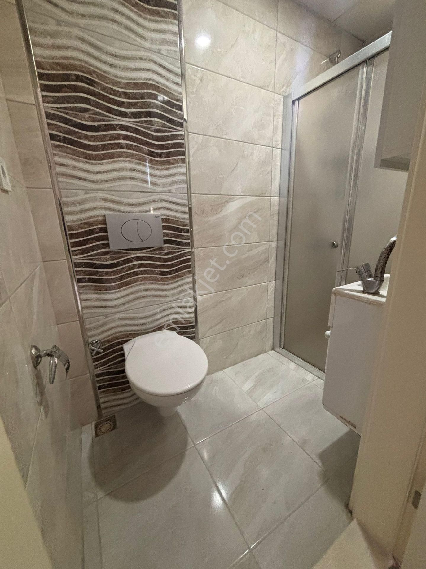 Yeşil Mahallede Hastane Mevkiinde Doğalgazlı Kiralık 3+1 Daire - Görsel 23