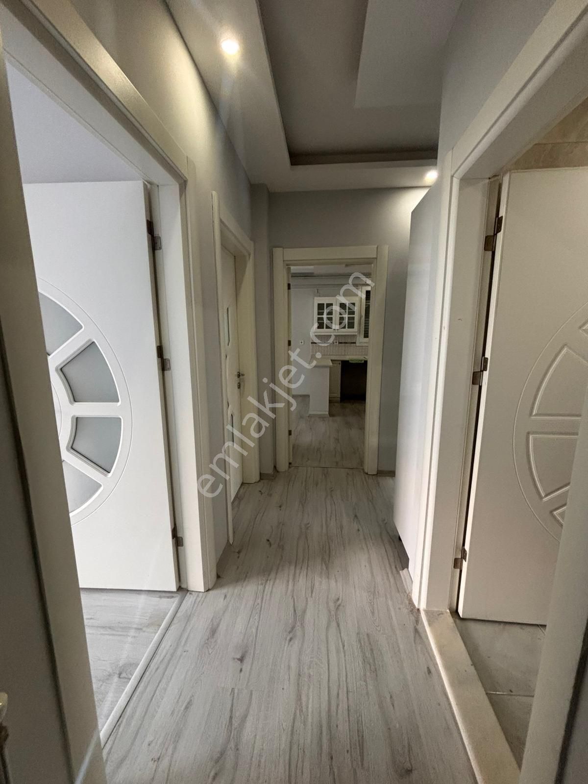 Yeşil Mahallede Hastane Mevkiinde Doğalgazlı Kiralık 3+1 Daire - Görsel 15