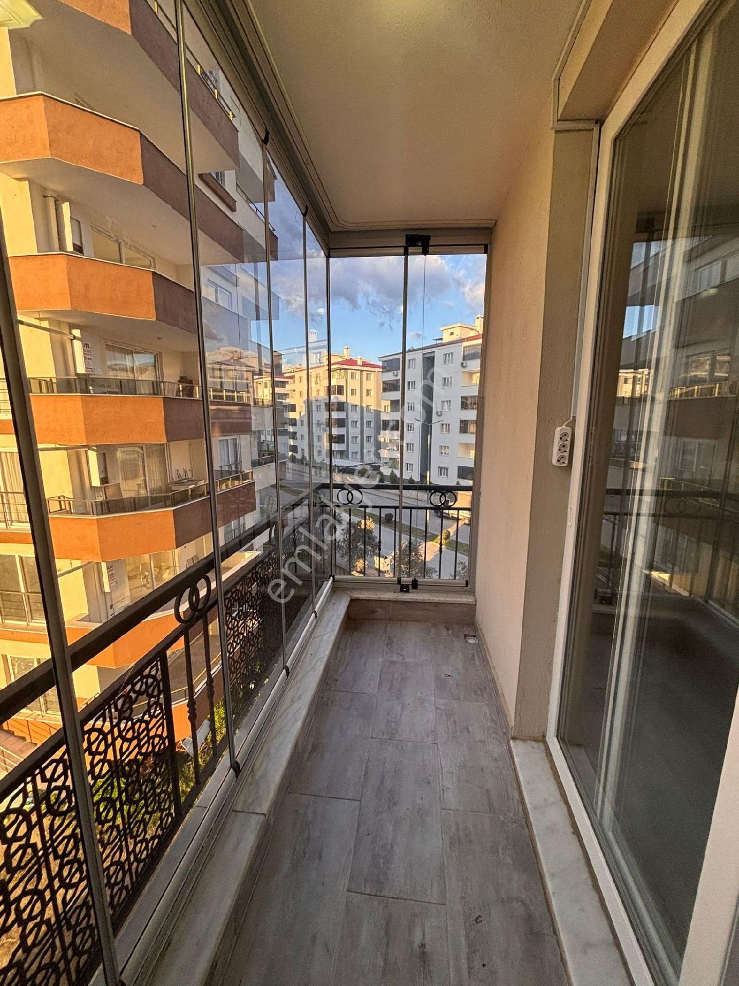 Yeşil Mahallede Hastane Mevkiinde Doğalgazlı Kiralık 3+1 Daire - Görsel 22