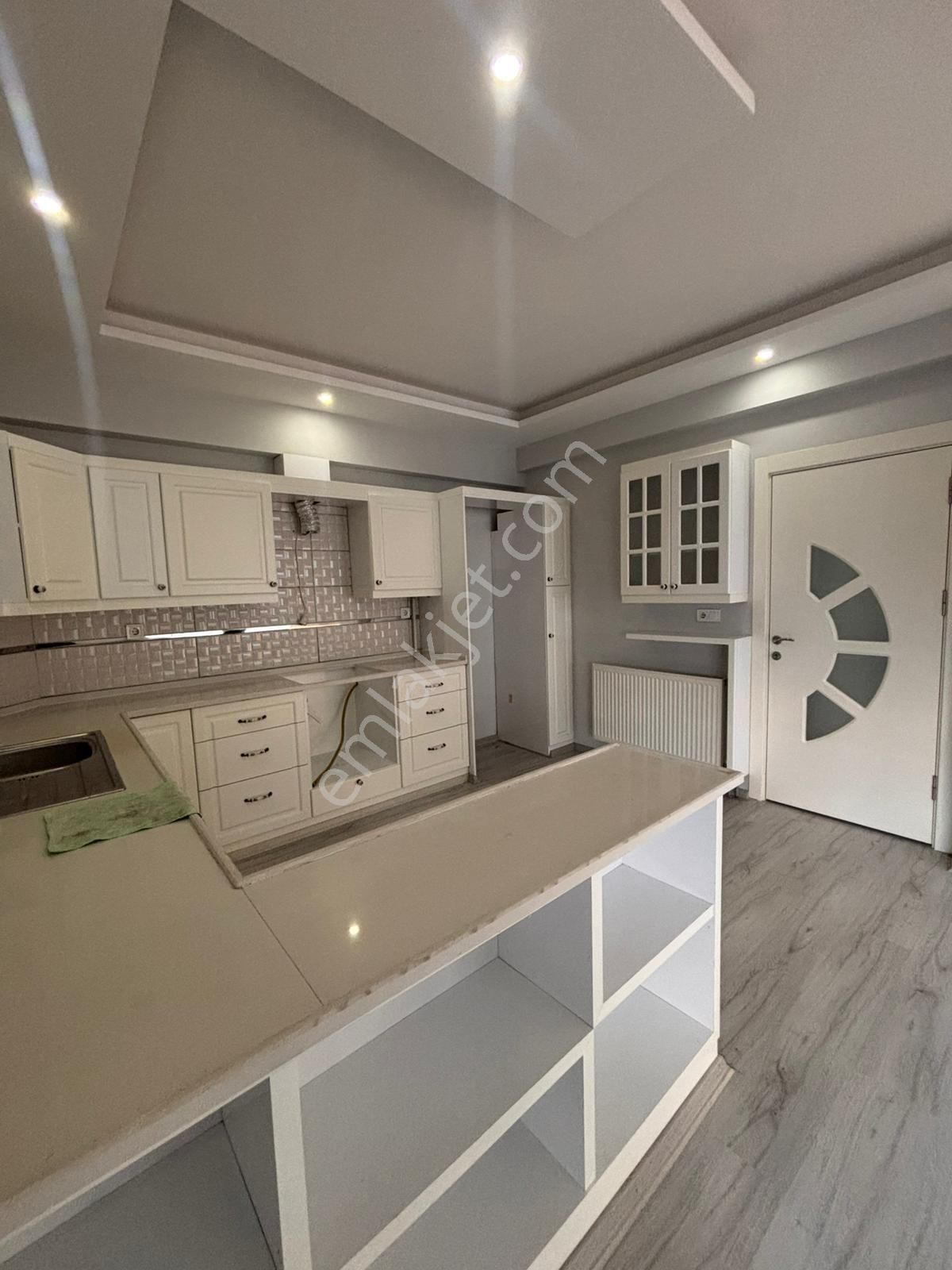 Yeşil Mahallede Hastane Mevkiinde Doğalgazlı Kiralık 3+1 Daire - Görsel 3