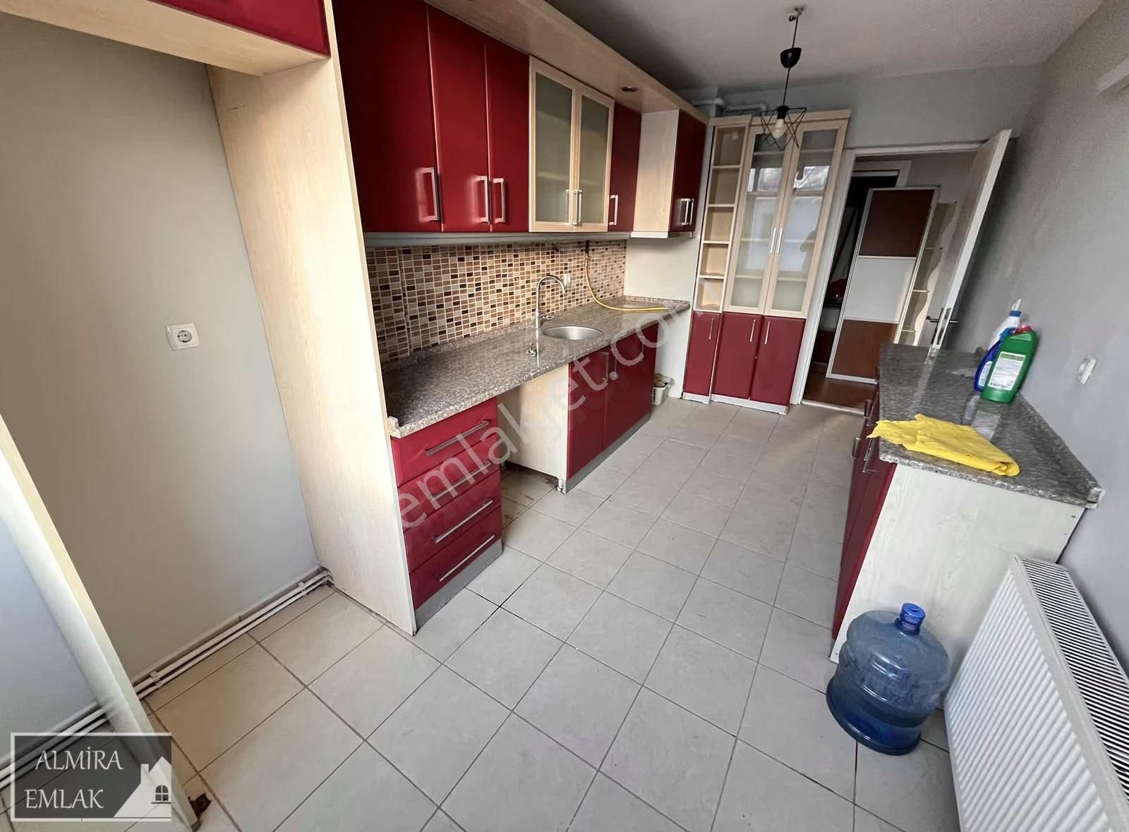 Acil Satılık Park Manzaralı 3+1 Köşe Metro Yakını Otoparklı - Görsel 3