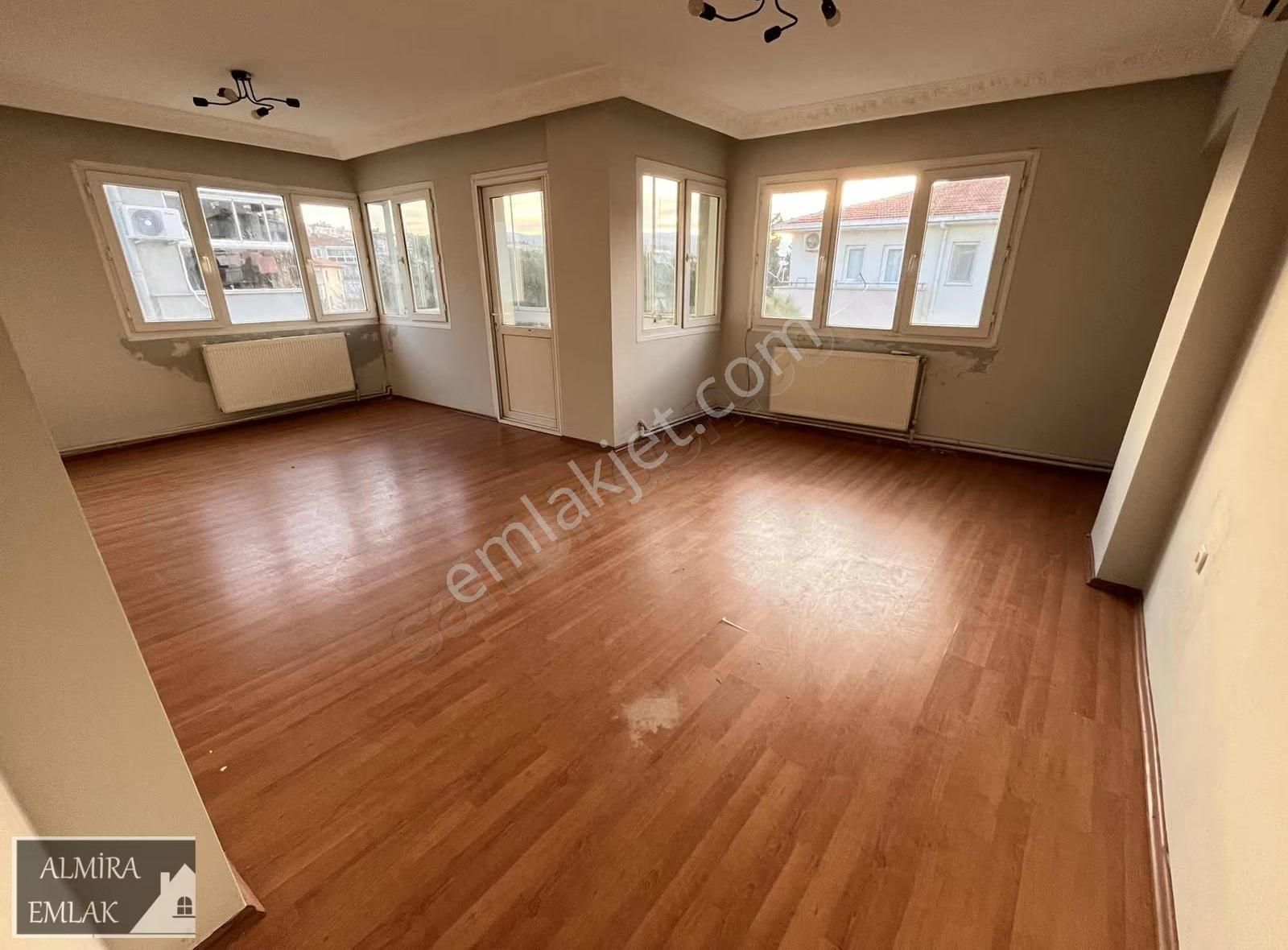 Acil Satılık Park Manzaralı 3+1 Köşe Metro Yakını Otoparklı - Görsel 16