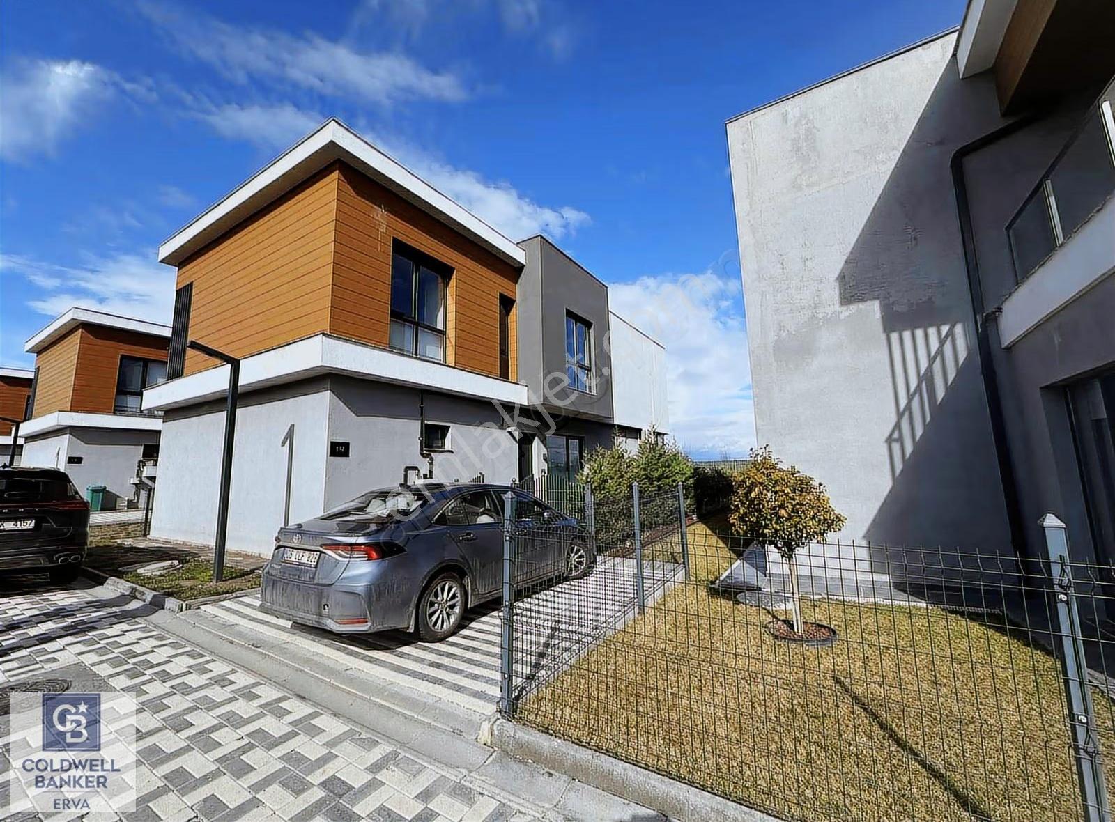 Bağlıcada Merkezi Konumda Site İçinde Full Yapılı 4+1 Villa - Görsel 10