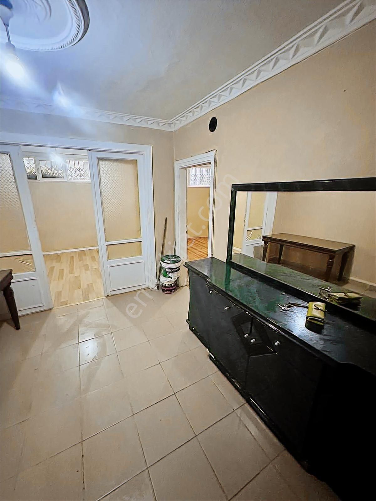 Yusufpaşa Hacı Bayram Mektebi Sokak 2+1 75m2 Bodrum Kat