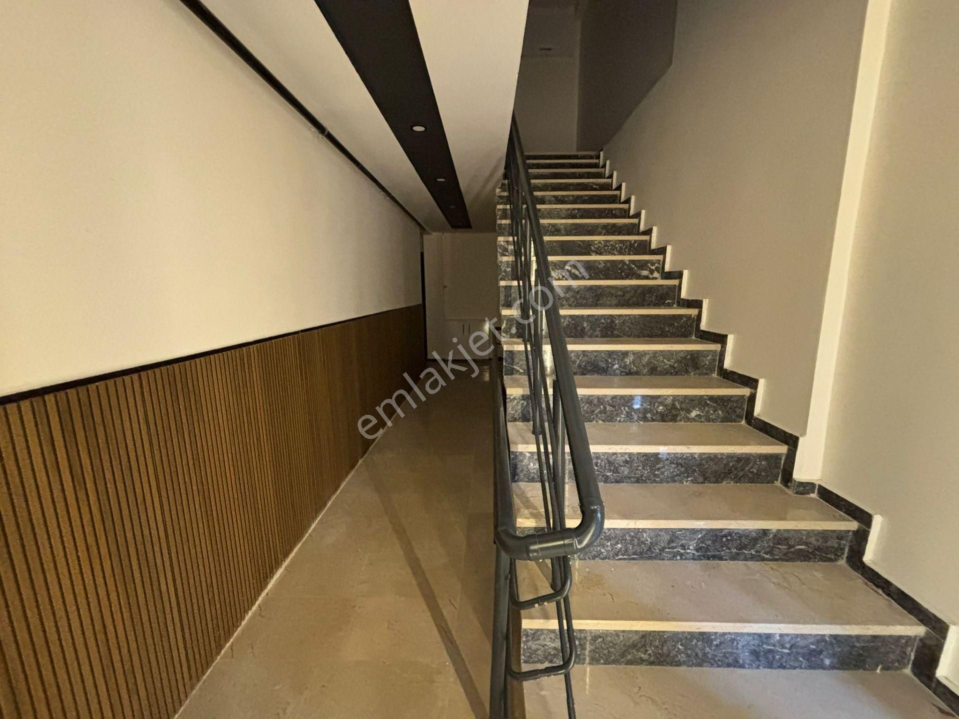 **eryıldız İnşaat'tan**fevzipaşa Merkezi Konumda İskanlı K.otoparklı 2+1**4.kat Güney Cephe - Görsel 32